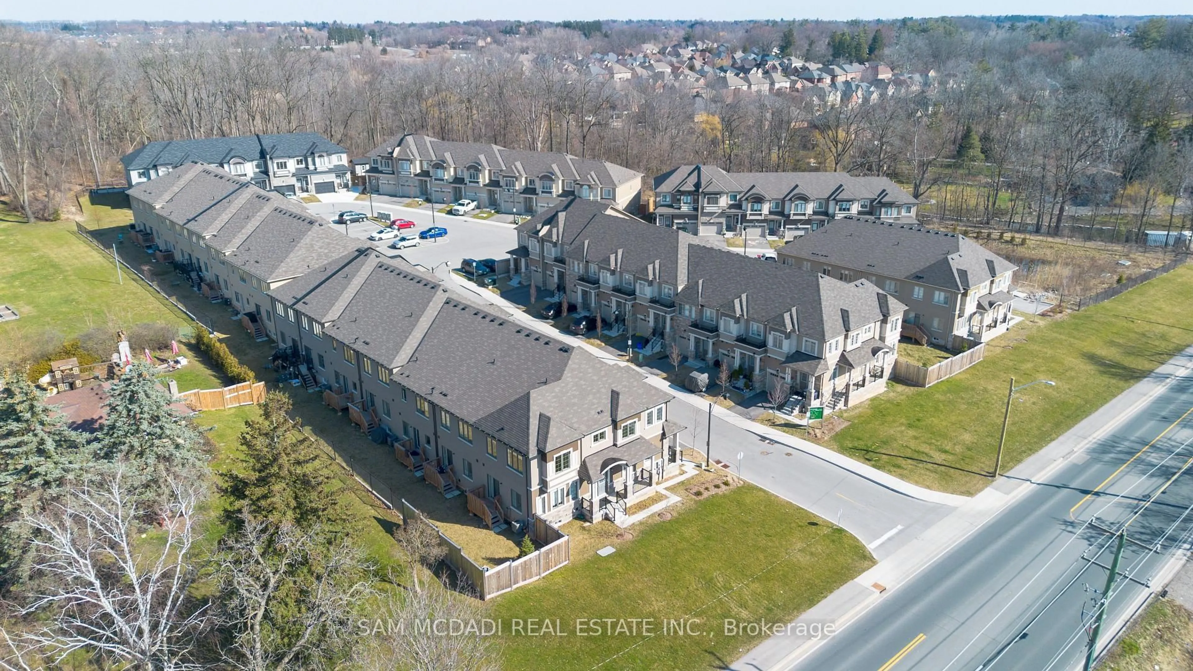A pic from outside/outdoor area/front of a property/back of a property/a pic from drone, street for 515 Garner Rd #1, Hamilton Ontario L9G 0H5
