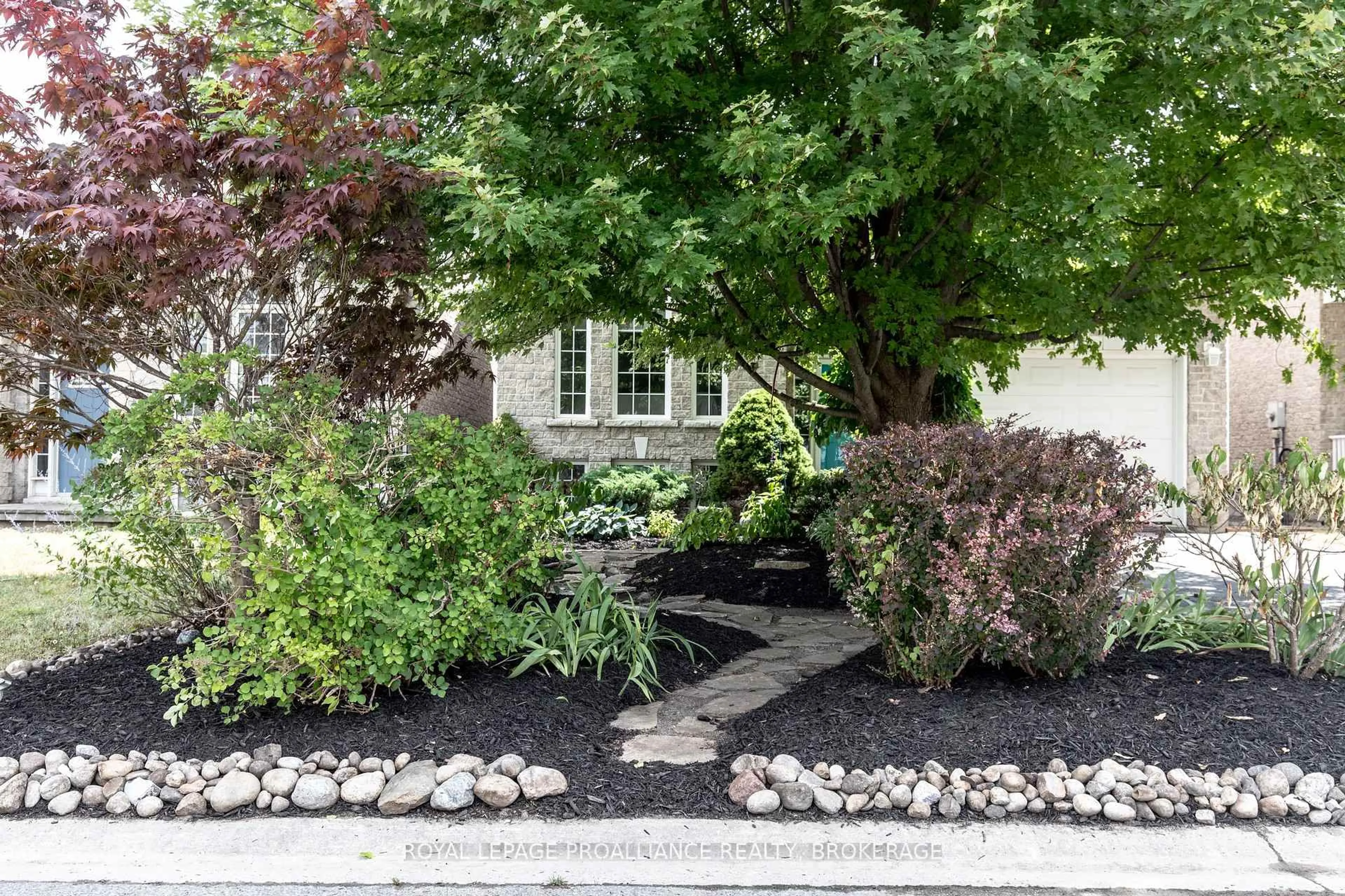 Patio, street for 440 Weston Cres, Kingston Ontario K7M 9E7