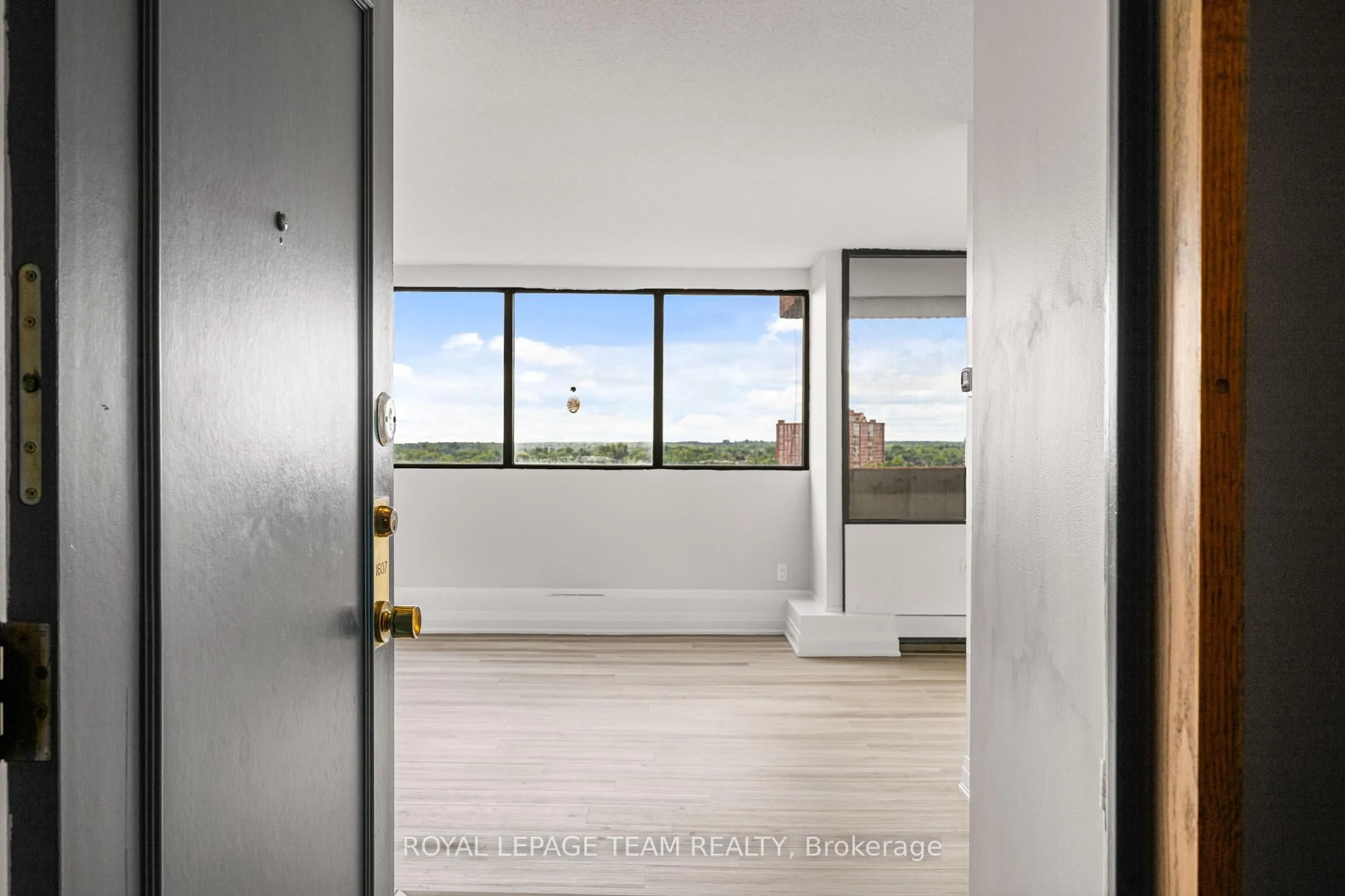 A pic of a room for 1285 Cahill Dr #1607, Ottawa Ontario K1V 9A7