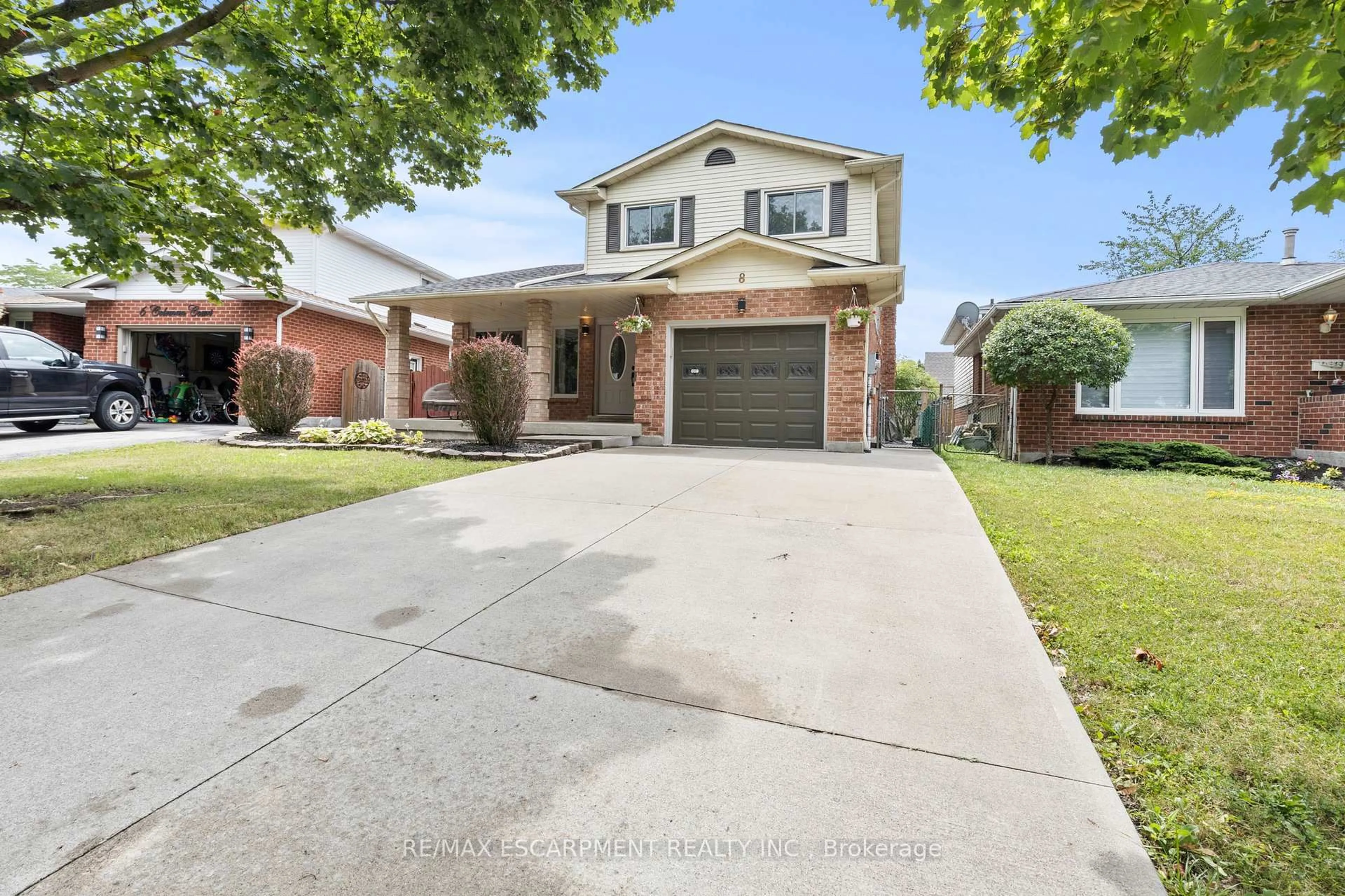 Home with brick exterior material, street for 8 Coleman Crt, Thorold Ontario L2V 4W3