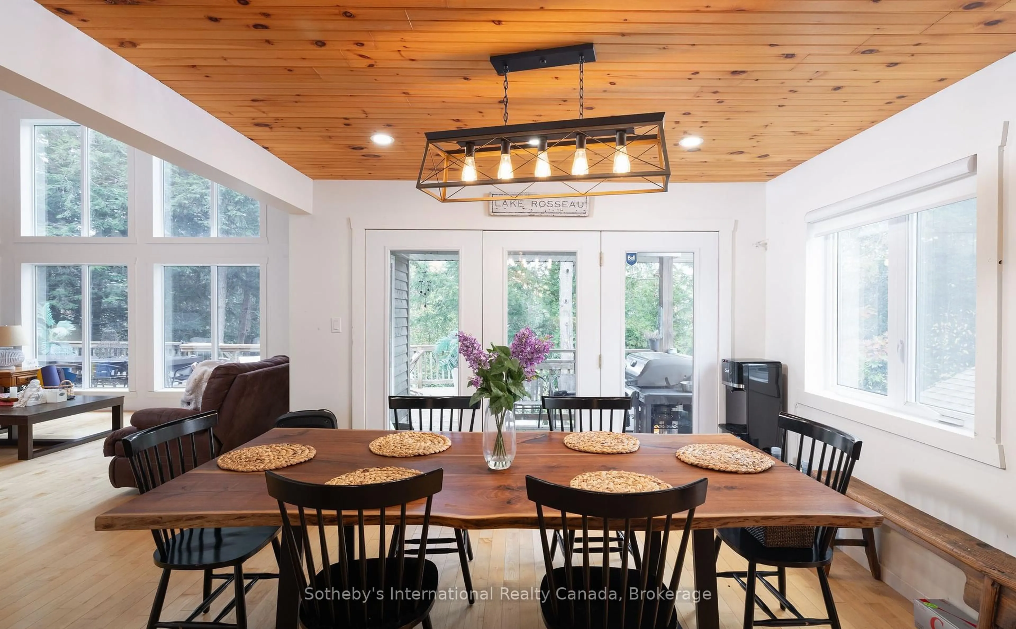 Dining room, wood/laminate floor for 1010 Ransbury Rd, Muskoka Lakes Ontario P0B 1J0