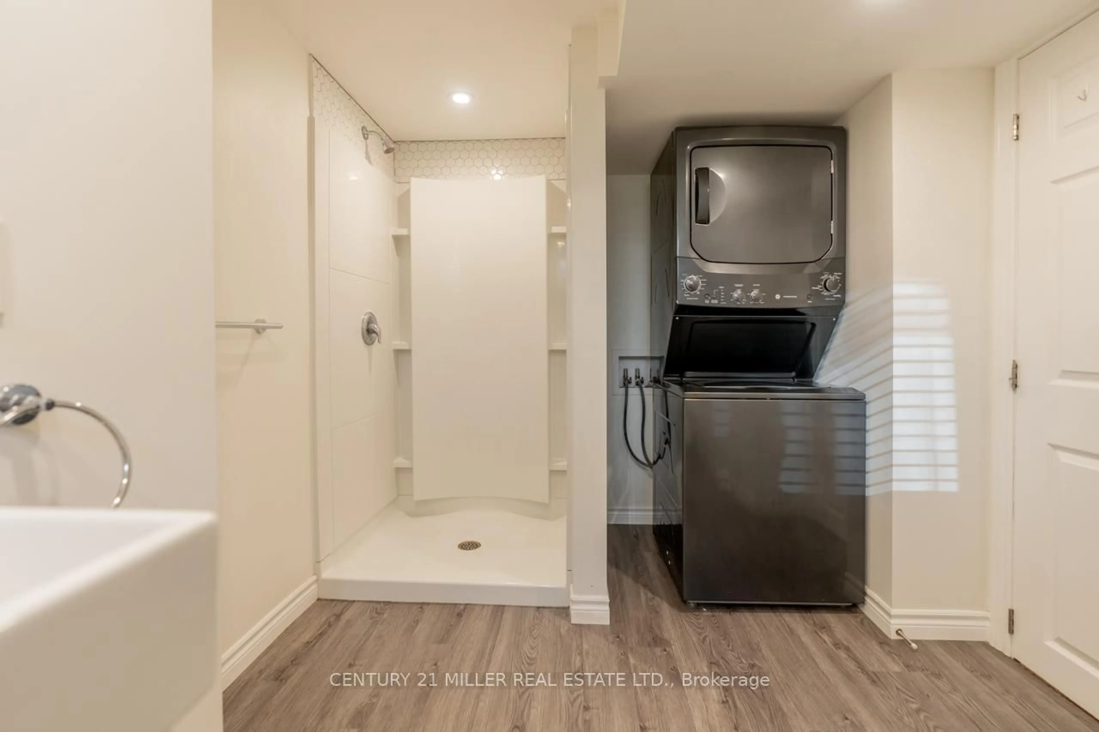 Laundry room for 182 Metcalfe St, Guelph Ontario N1E 4Y3