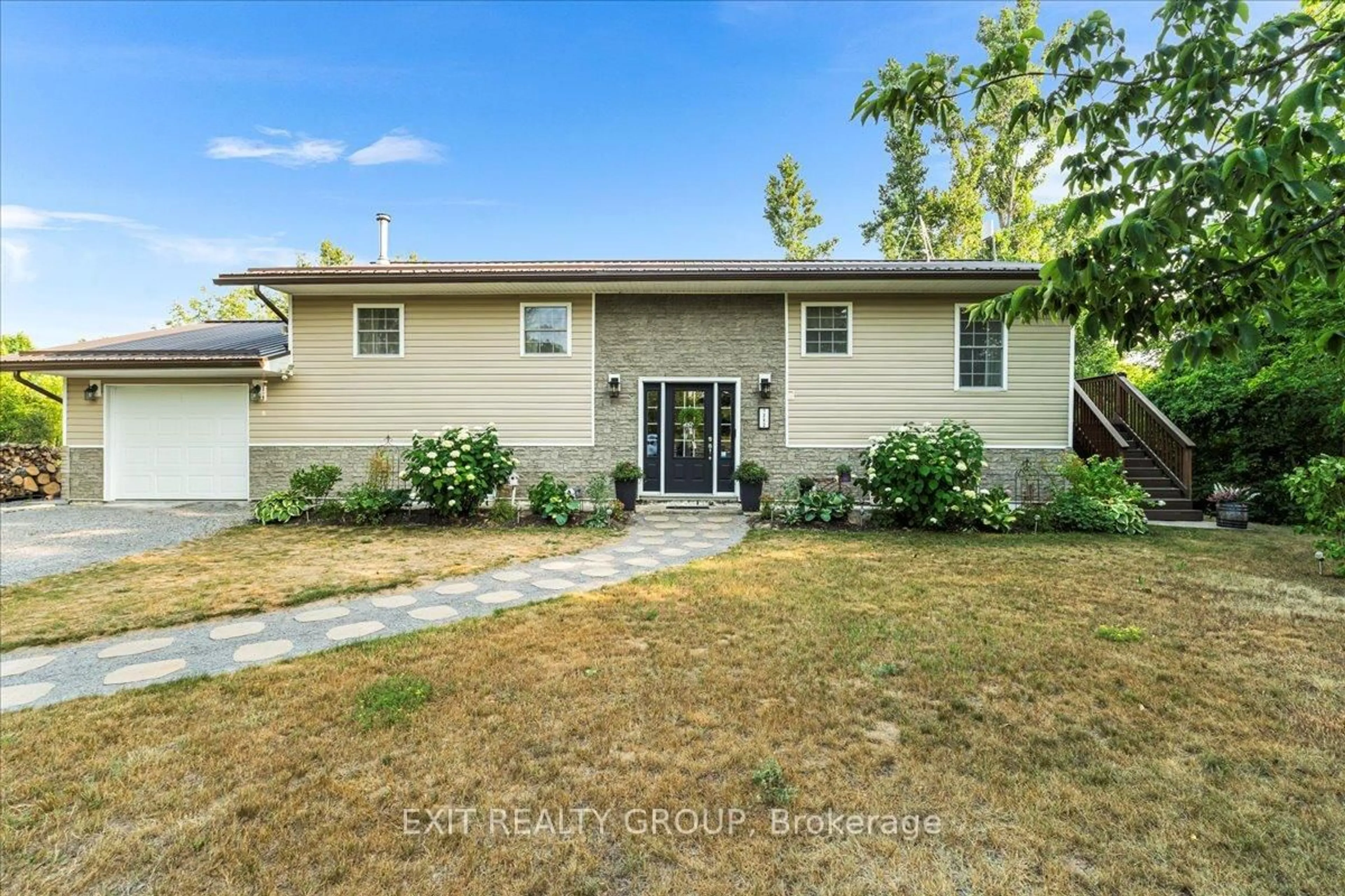 A pic from outside/outdoor area/front of a property/back of a property/a pic from drone, street for 1262 Quin-Mo-Lac Rd, Tweed Ontario K0K 3J0
