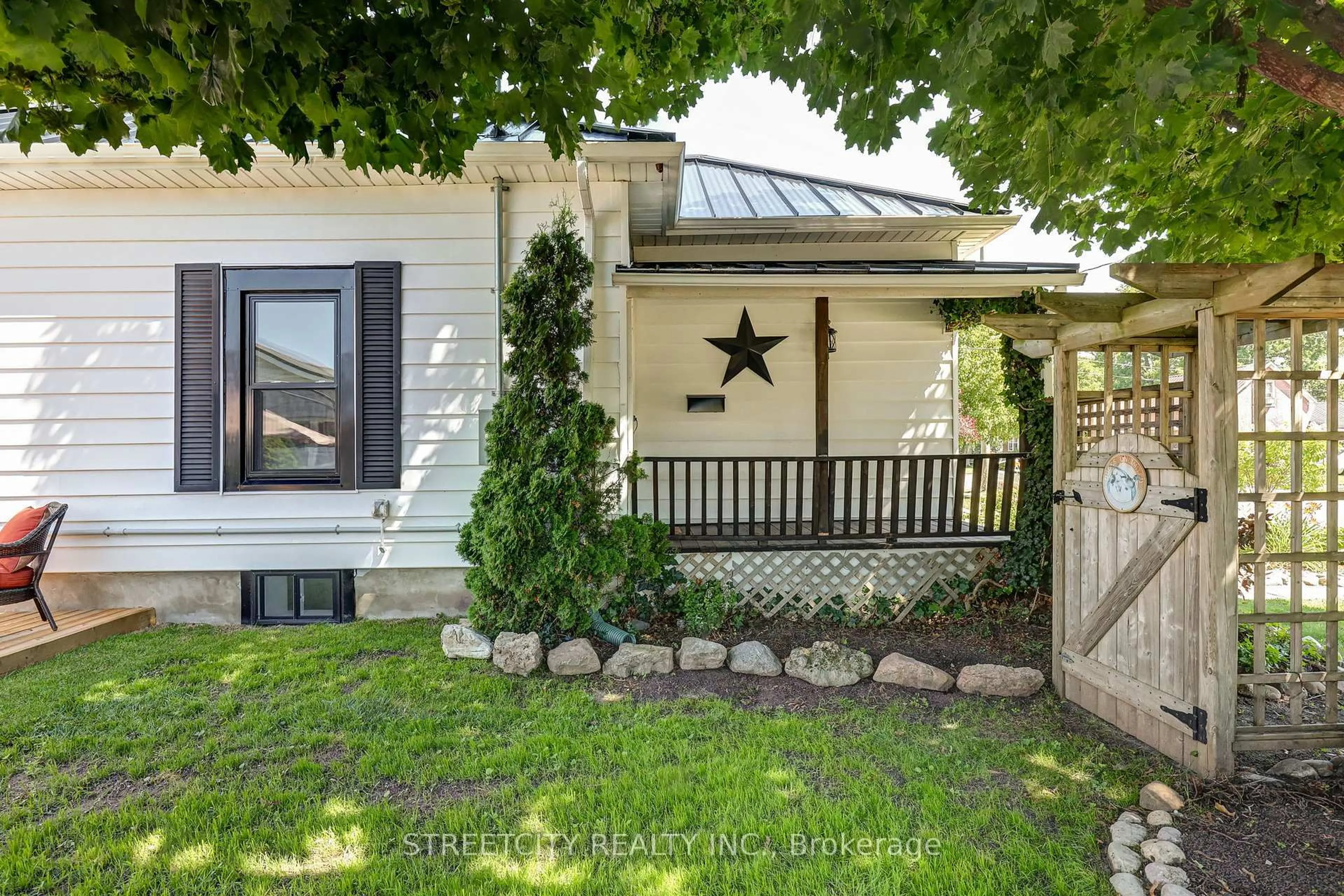 Unknown for 38 St. Andrew St, Aylmer Ontario N5H 2N1
