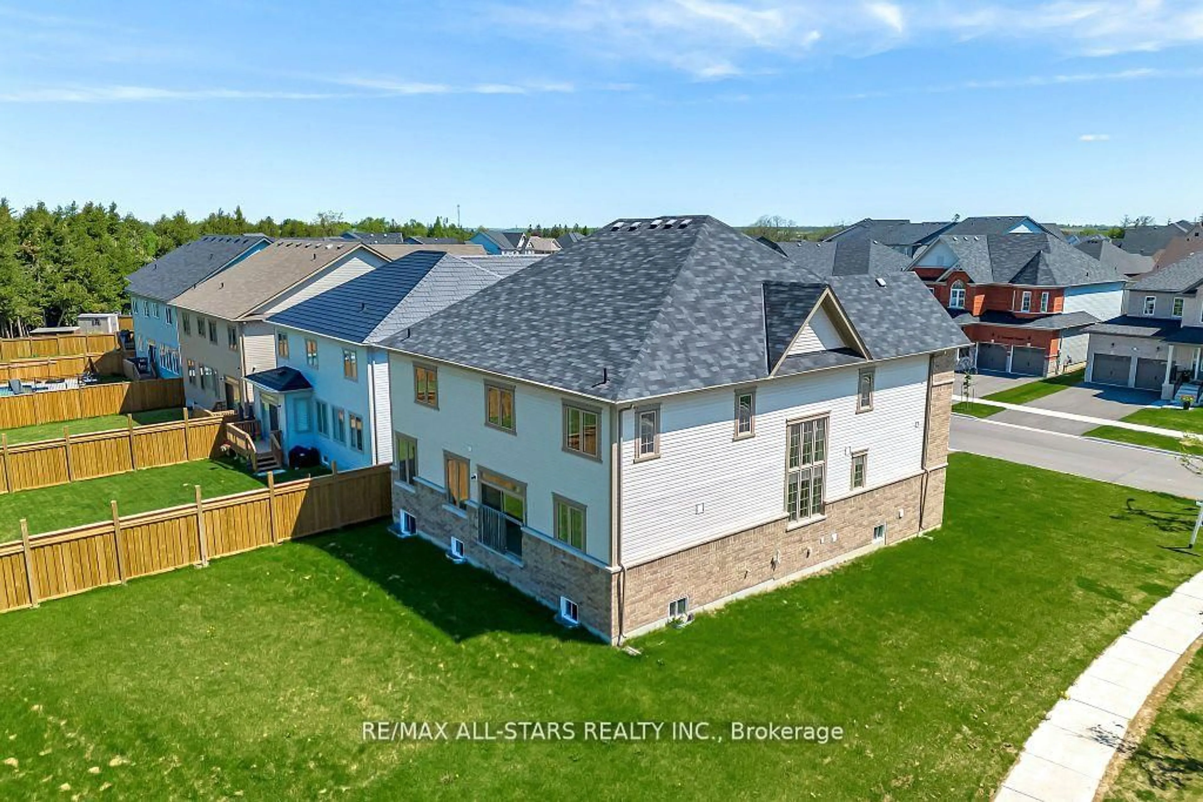 A pic from outside/outdoor area/front of a property/back of a property/a pic from drone, unknown for 92 Hennessey Cres, Kawartha Lakes Ontario K9V 1P4