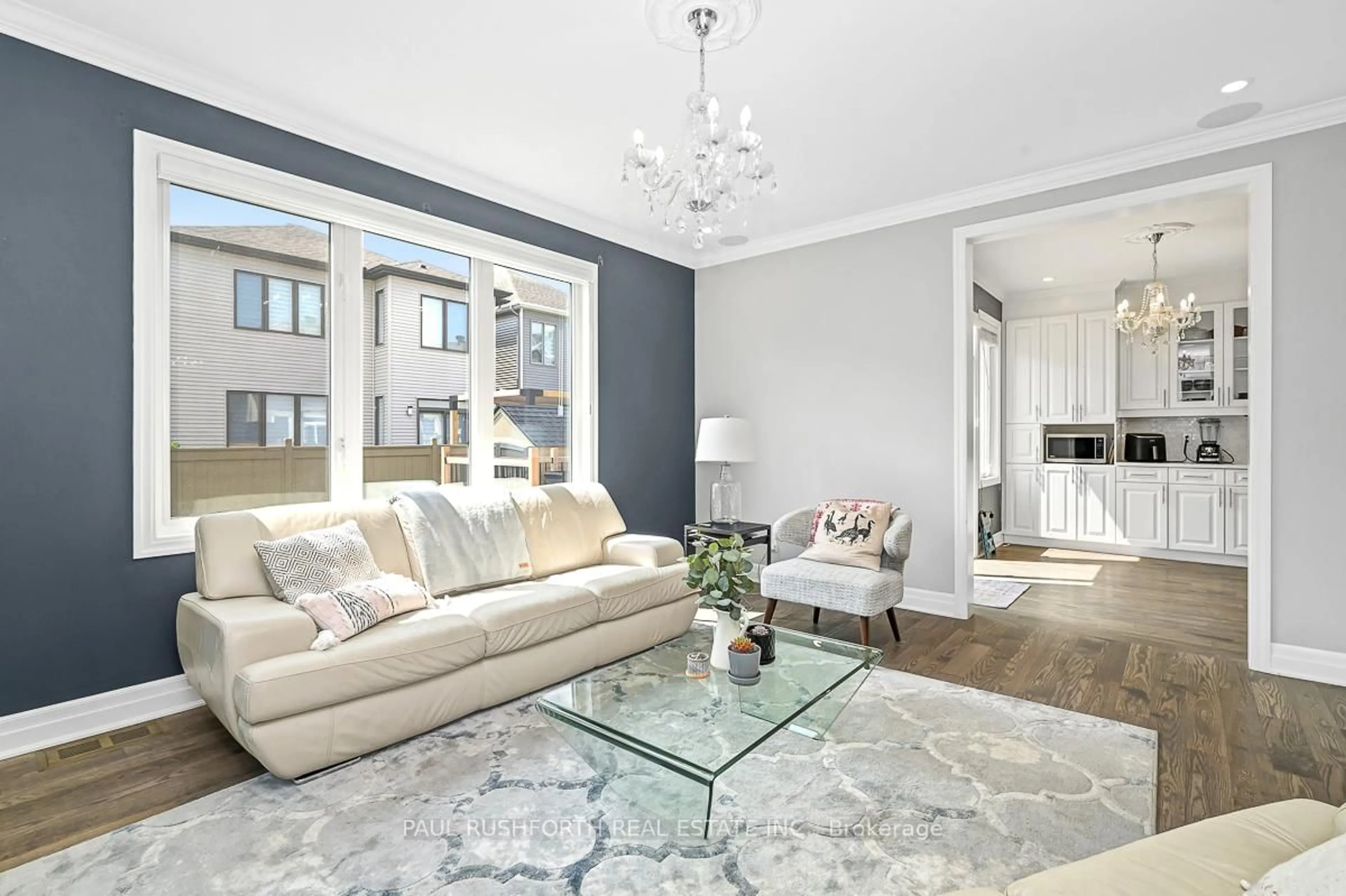 Living room with furniture, unknown for 133 Mandalay St, Ottawa Ontario K4A 1A6