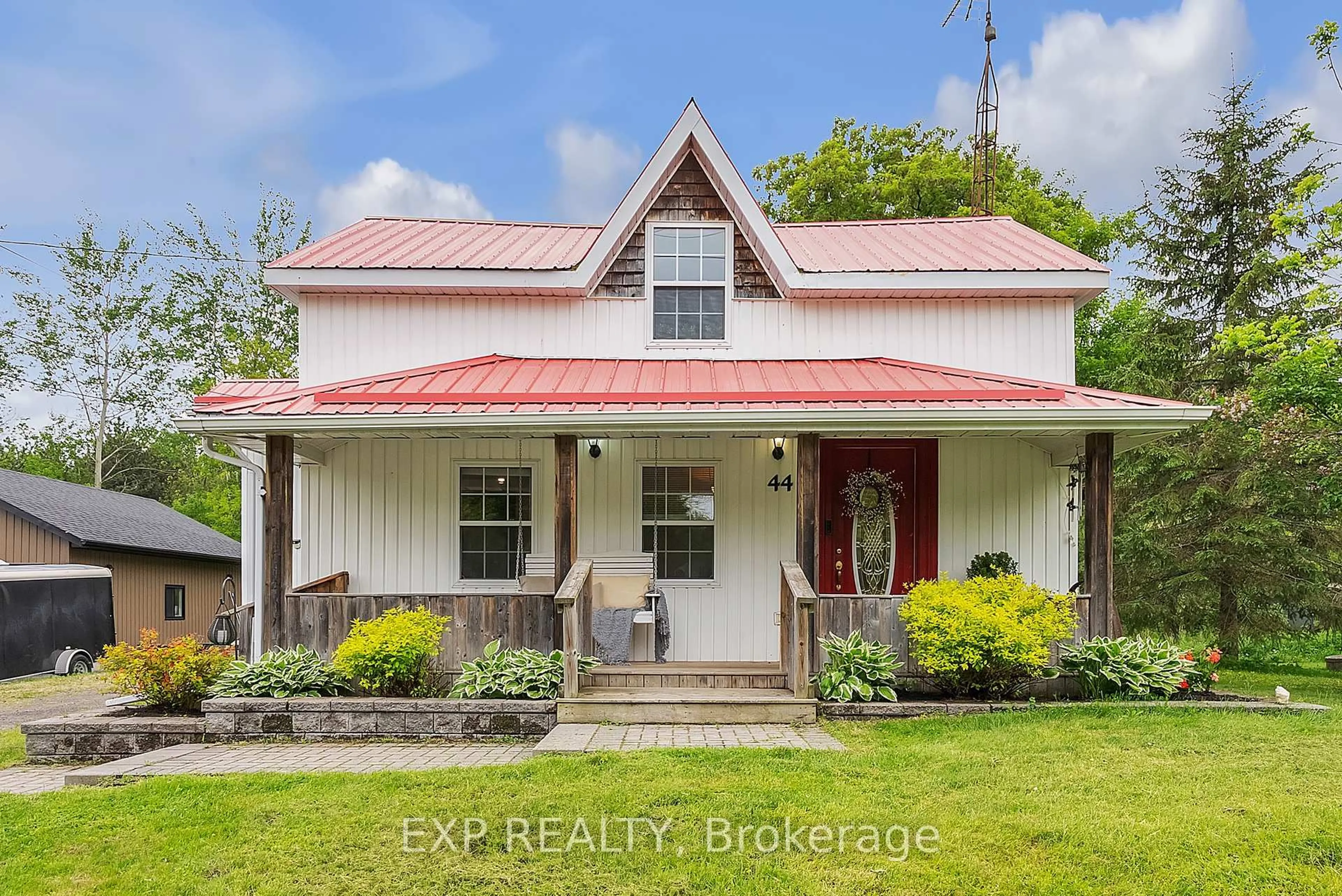 A pic from outside/outdoor area/front of a property/back of a property/a pic from drone, building for 44 Walt St, Brighton Ontario K0K 1H0