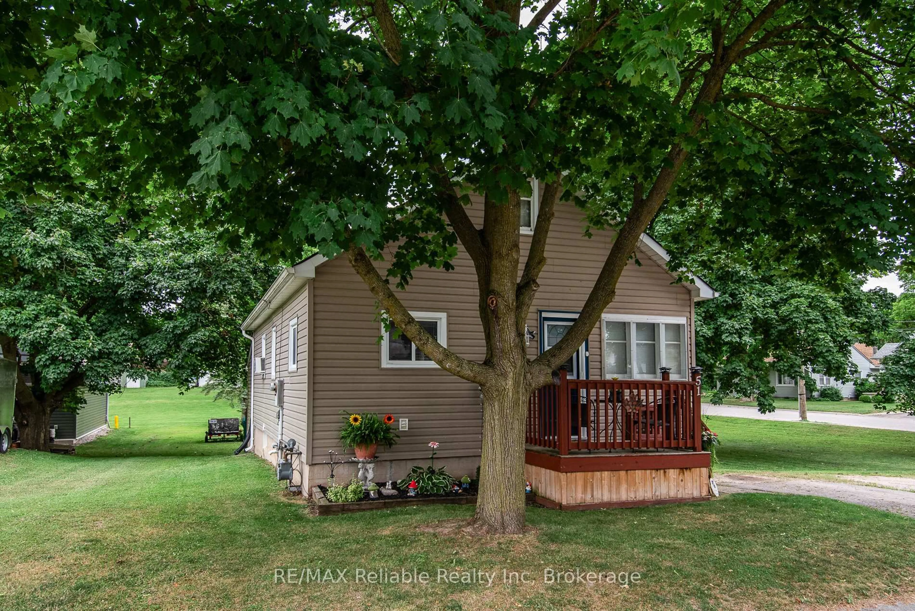 Home with vinyl exterior material, unknown for 51 Dunlop St, Central Huron Ontario N0M 1L0