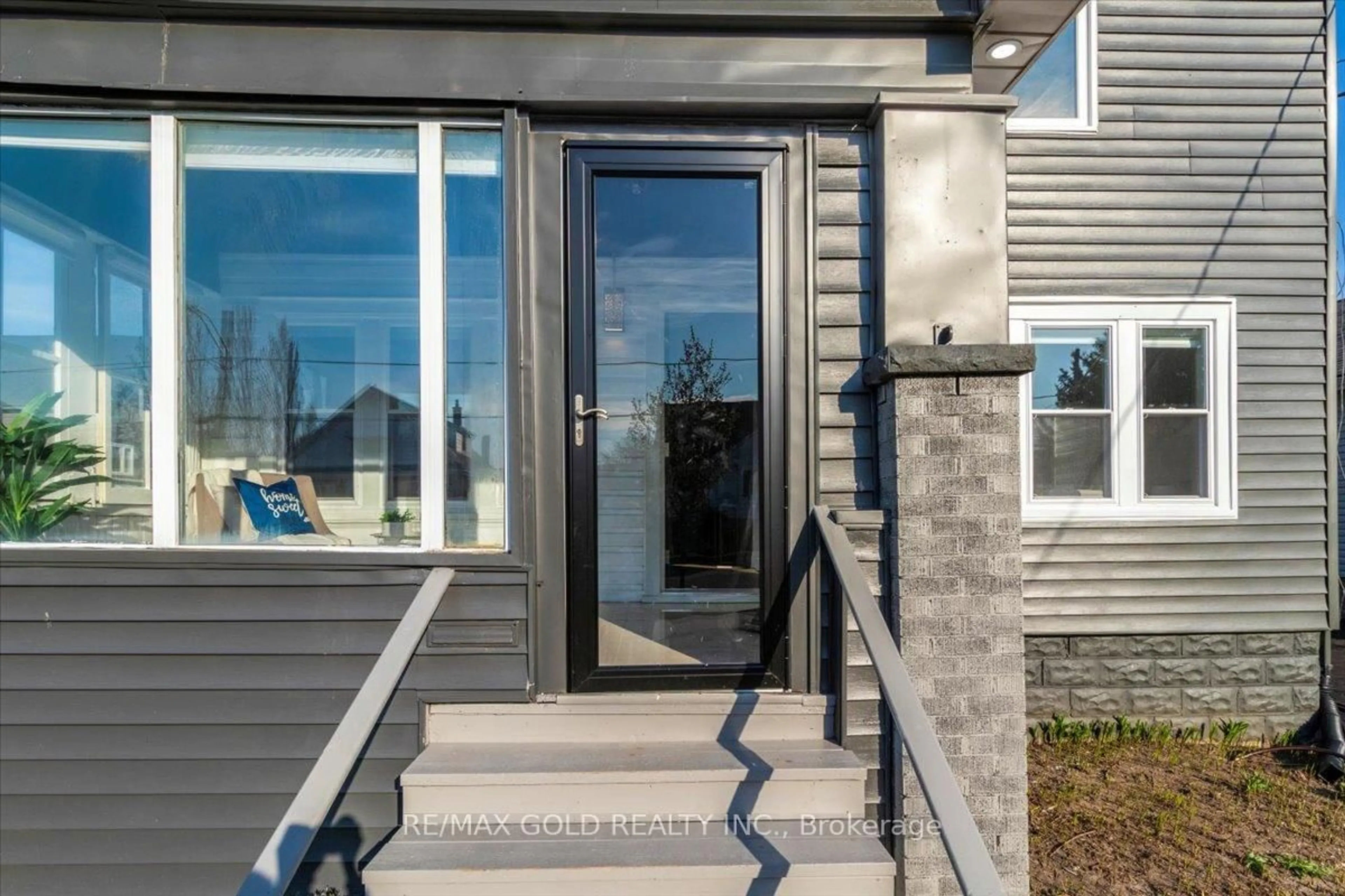 Unknown for 3 Wardrope Ave, Hamilton Ontario L8G 1R9