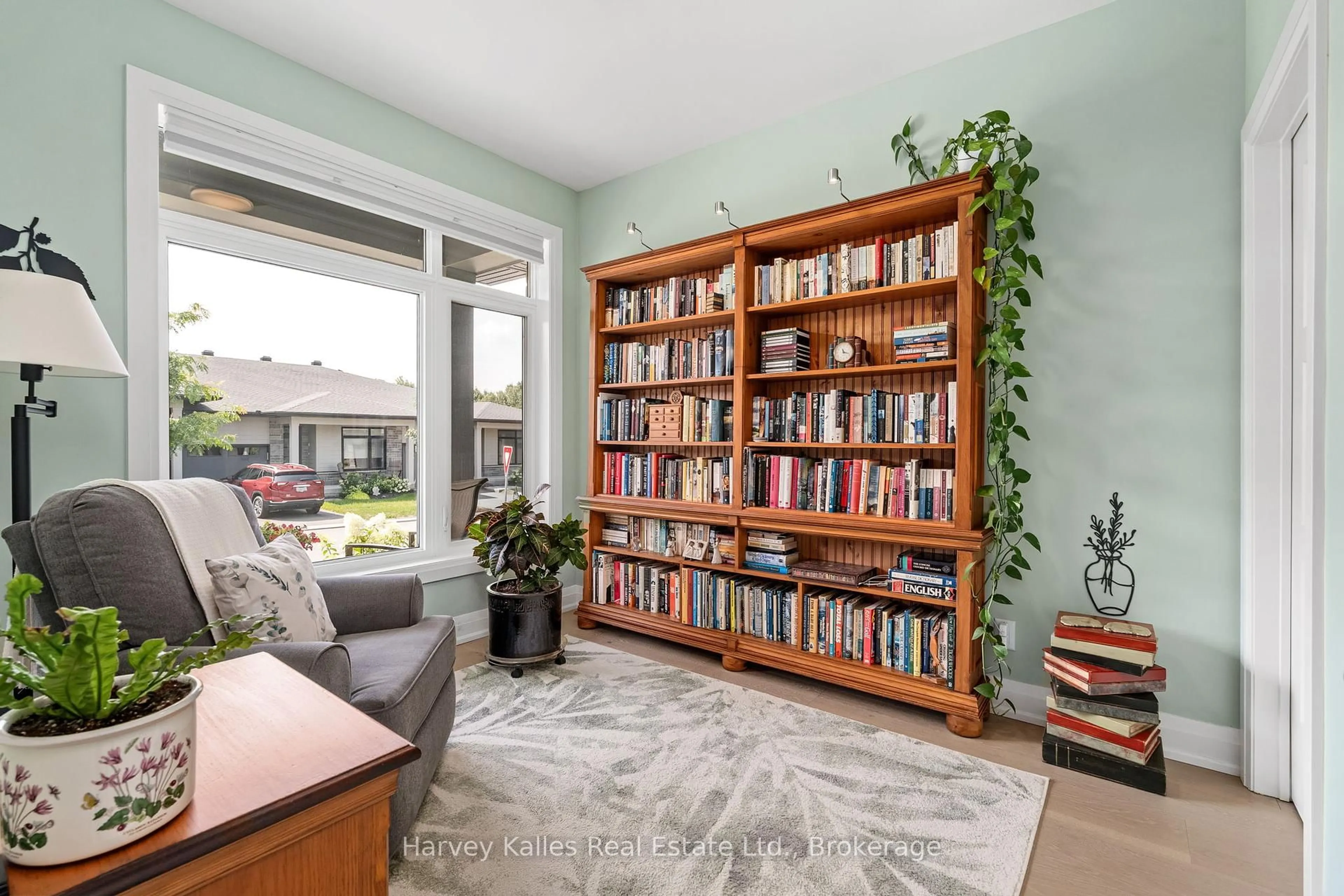 Living room with furniture, unknown for 5 Blue Birch Lane, Huntsville Ontario P1H 0G4