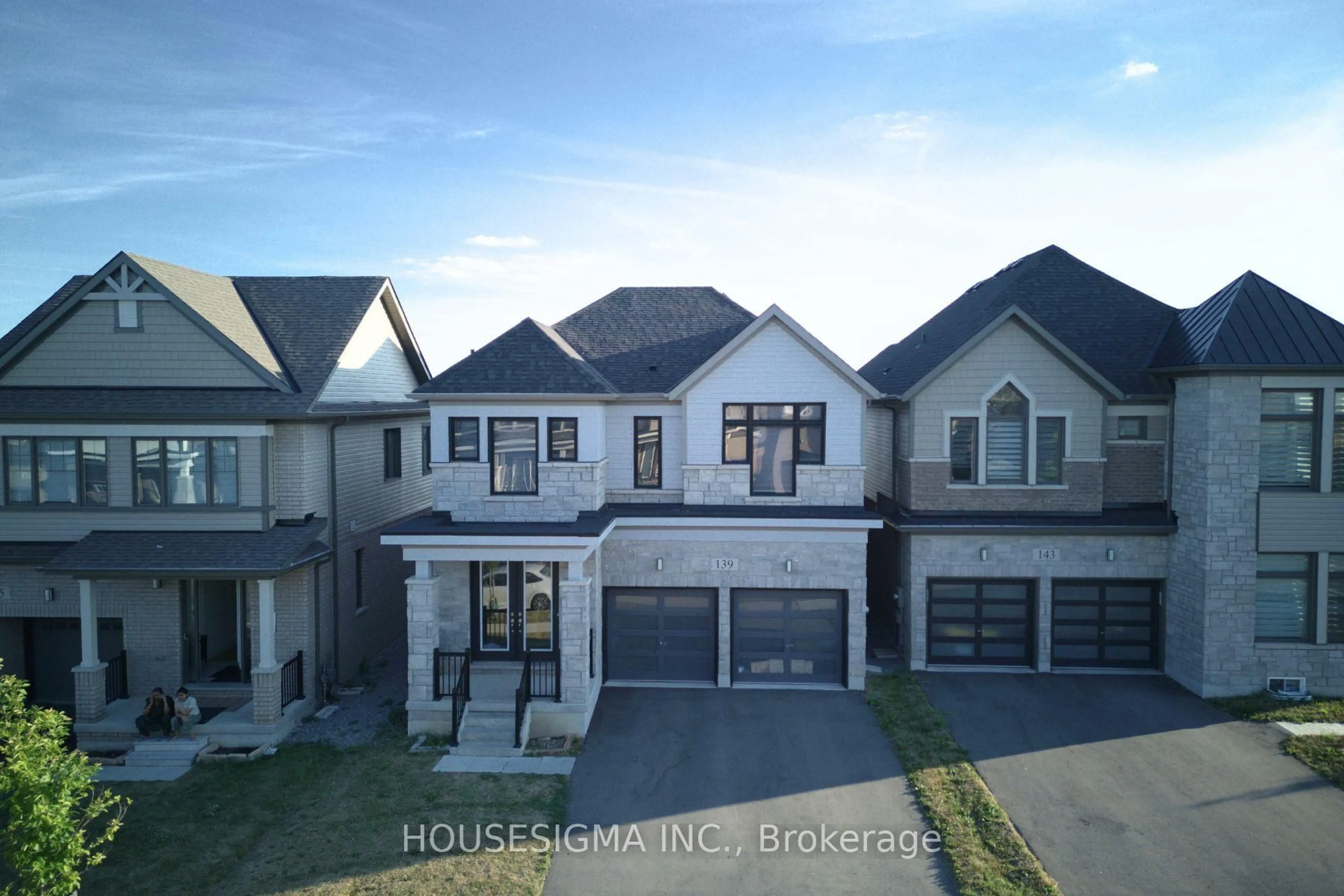 A pic from outside/outdoor area/front of a property/back of a property/a pic from drone, street for 139 Fairey Cres, Hamilton Ontario L0R 1W0