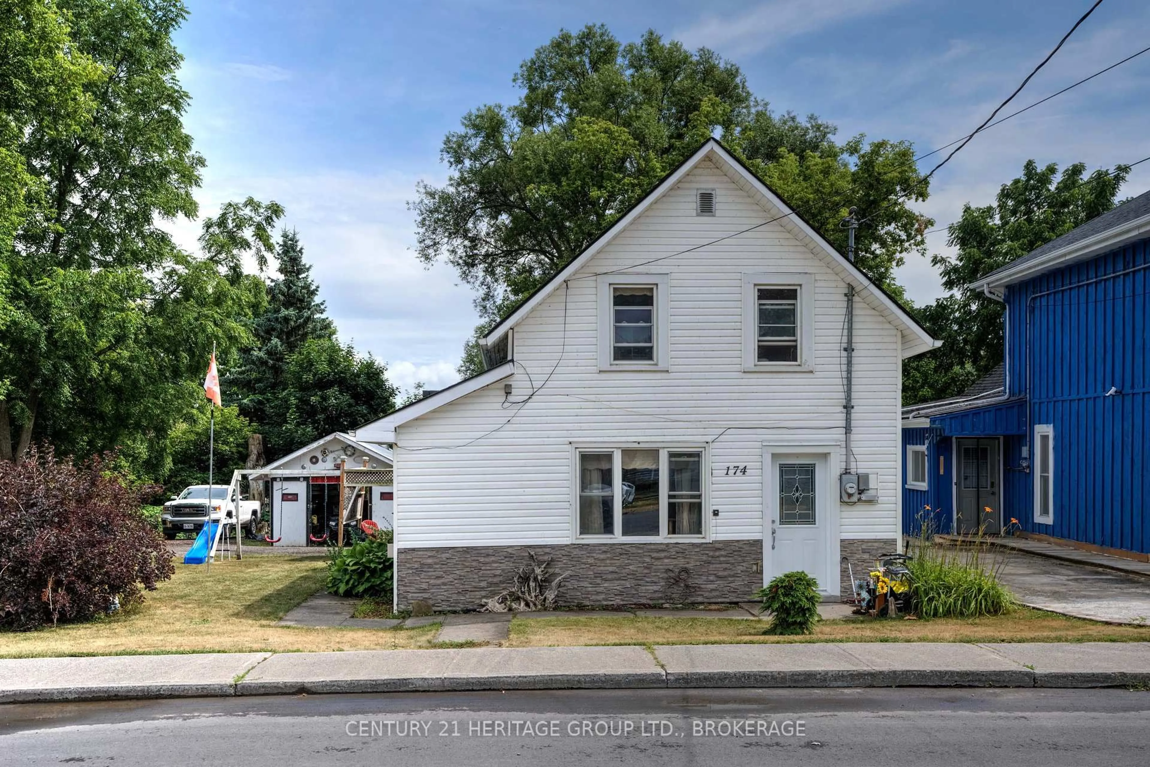 Home with vinyl exterior material, street for 174 Thomas St, Deseronto Ontario K0K 1X0