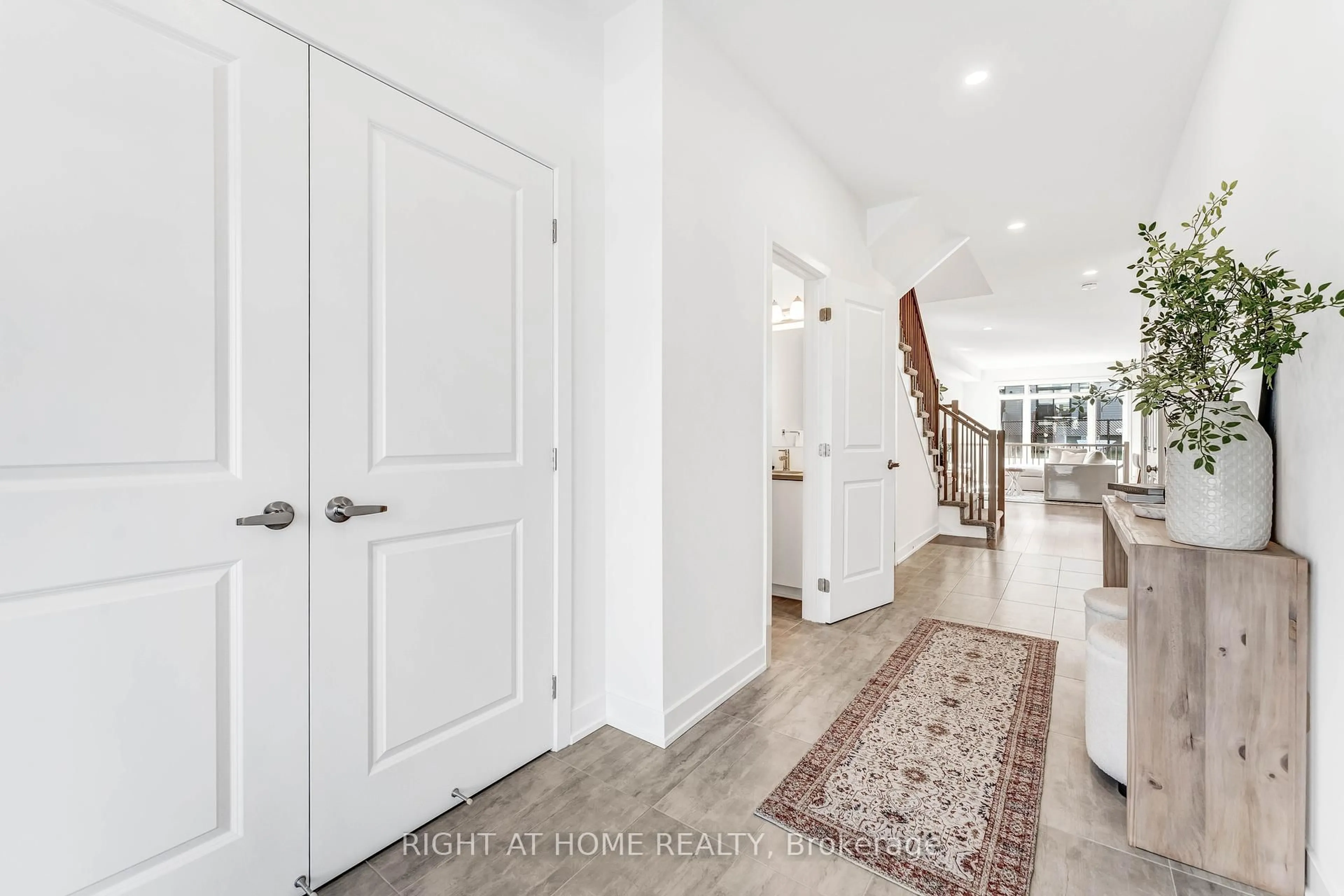 Indoor entryway for 623 Rathburn Lane, Ottawa Ontario K1T 0V7