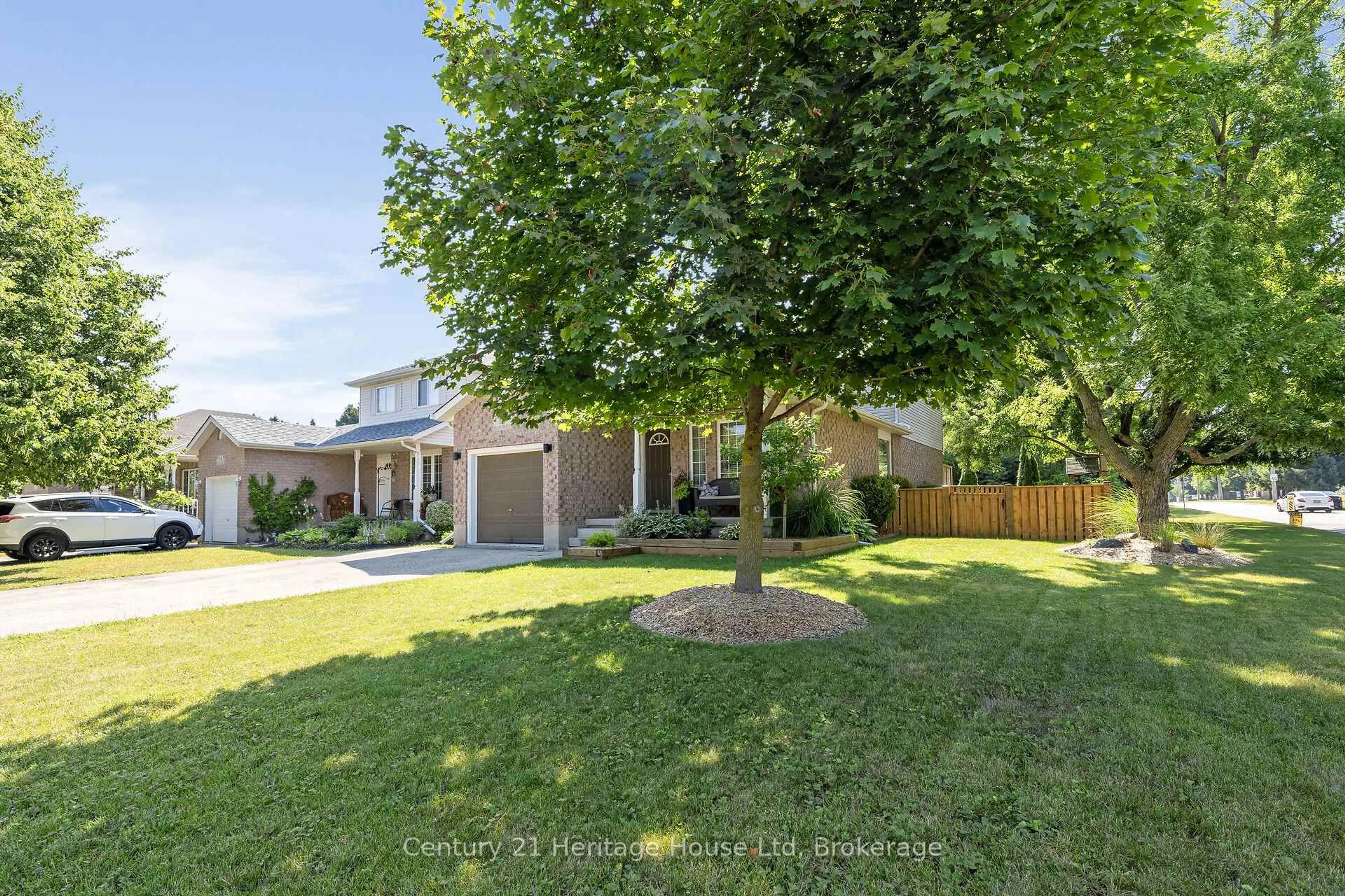 A pic from outside/outdoor area/front of a property/back of a property/a pic from drone, street for 10 Bellamy Cres, Centre Wellington Ontario N1M 3S7