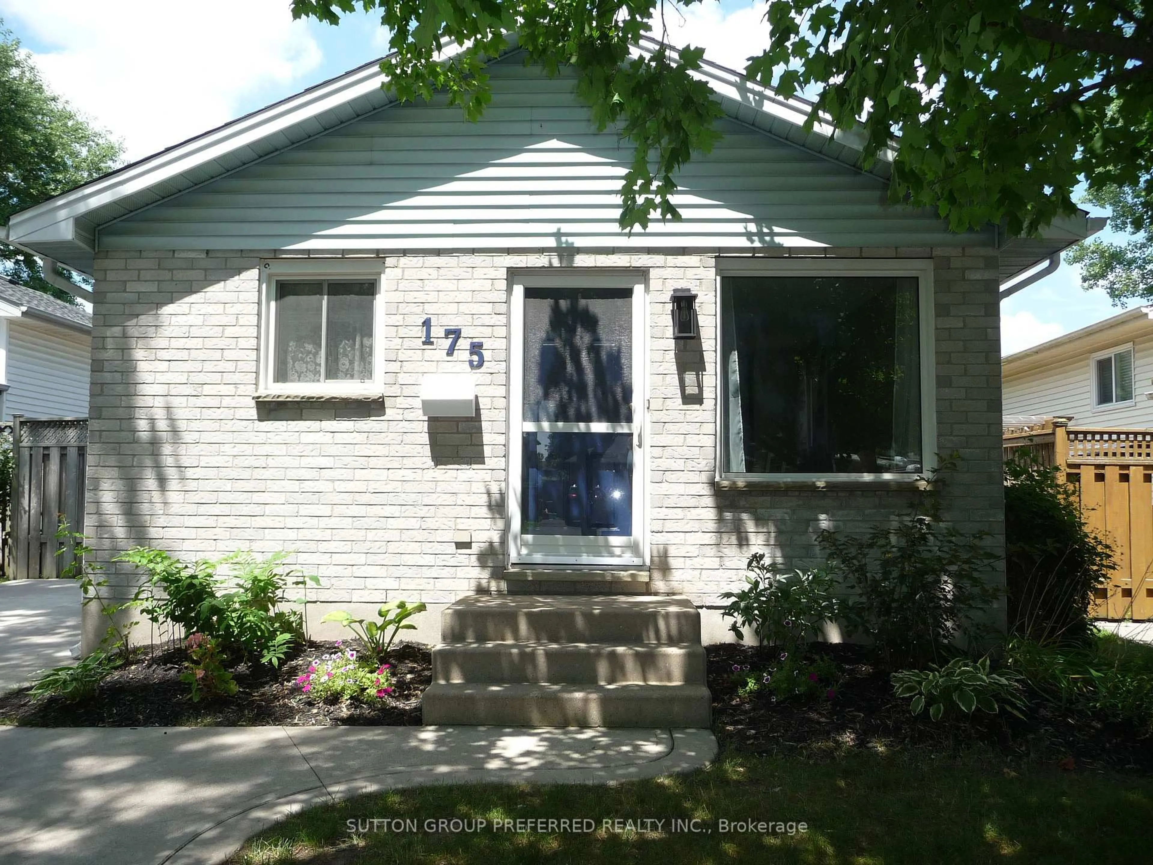 Home with vinyl exterior material, street for 175 Portsmouth Cres, London East Ontario N5V 4C7