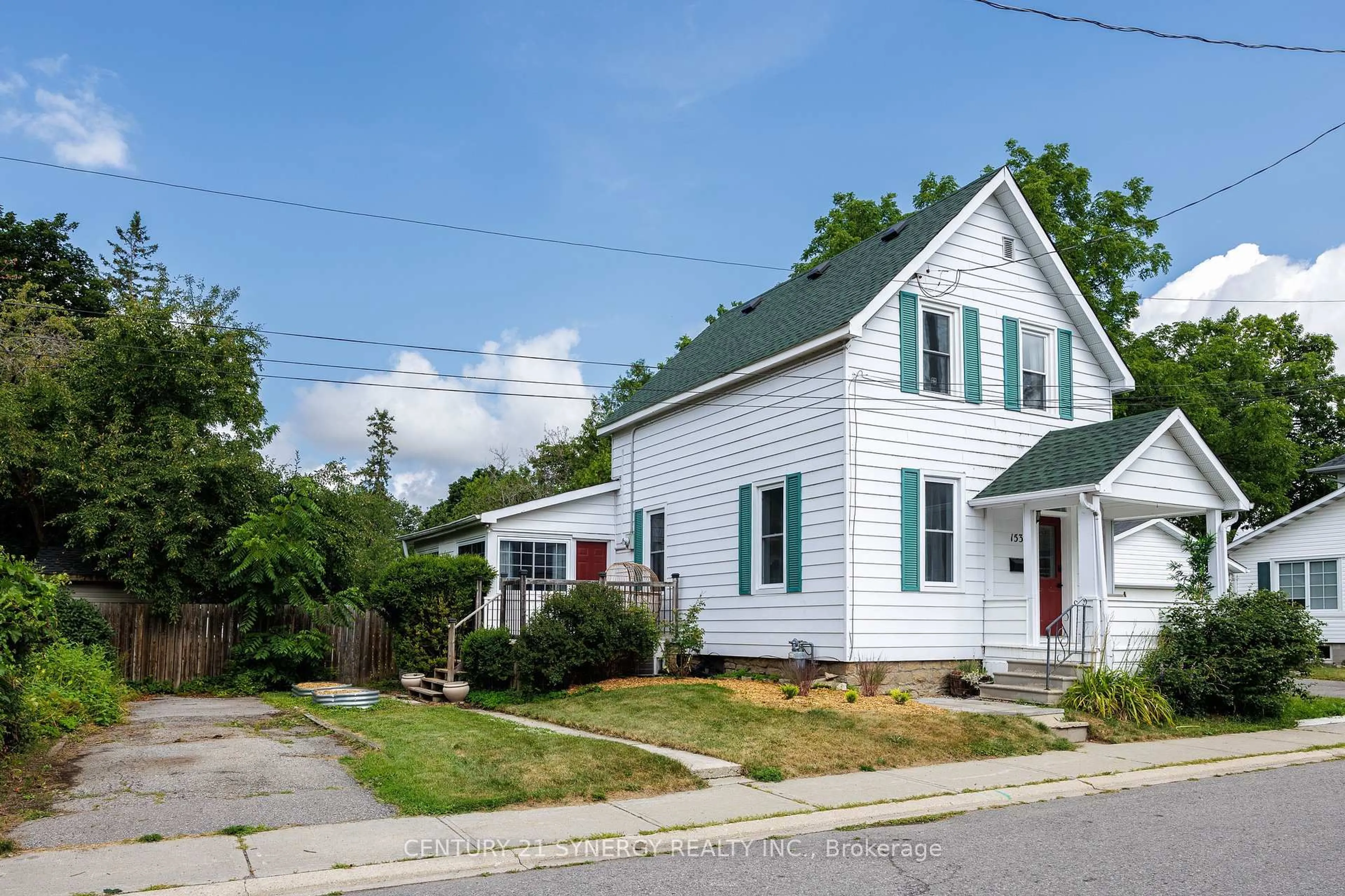 Home with vinyl exterior material, street for 153 Charlotte St, Carleton Place Ontario K7C 1Y9
