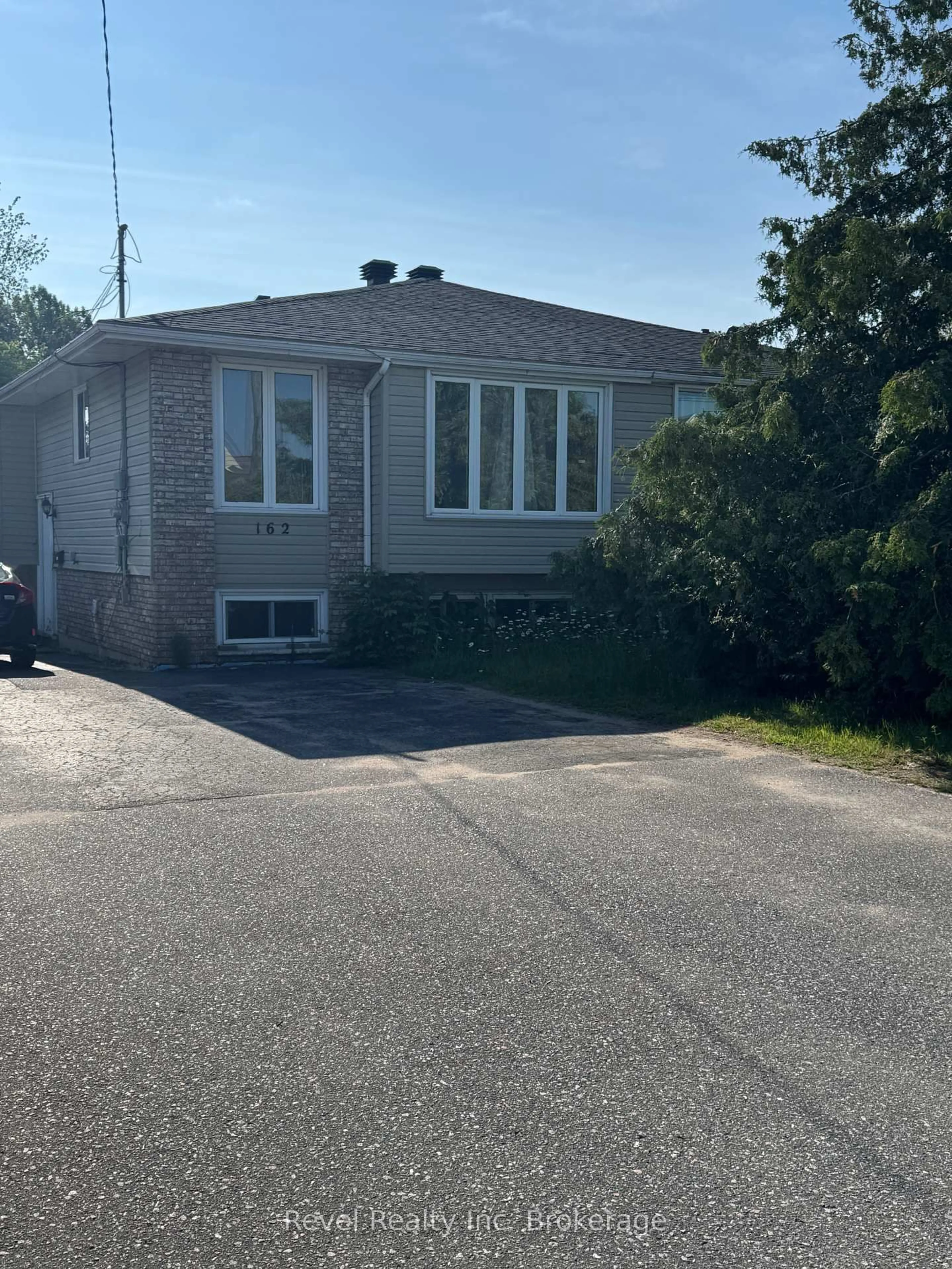 Unknown for 162 Princess St, North Bay Ontario P1B 1P7