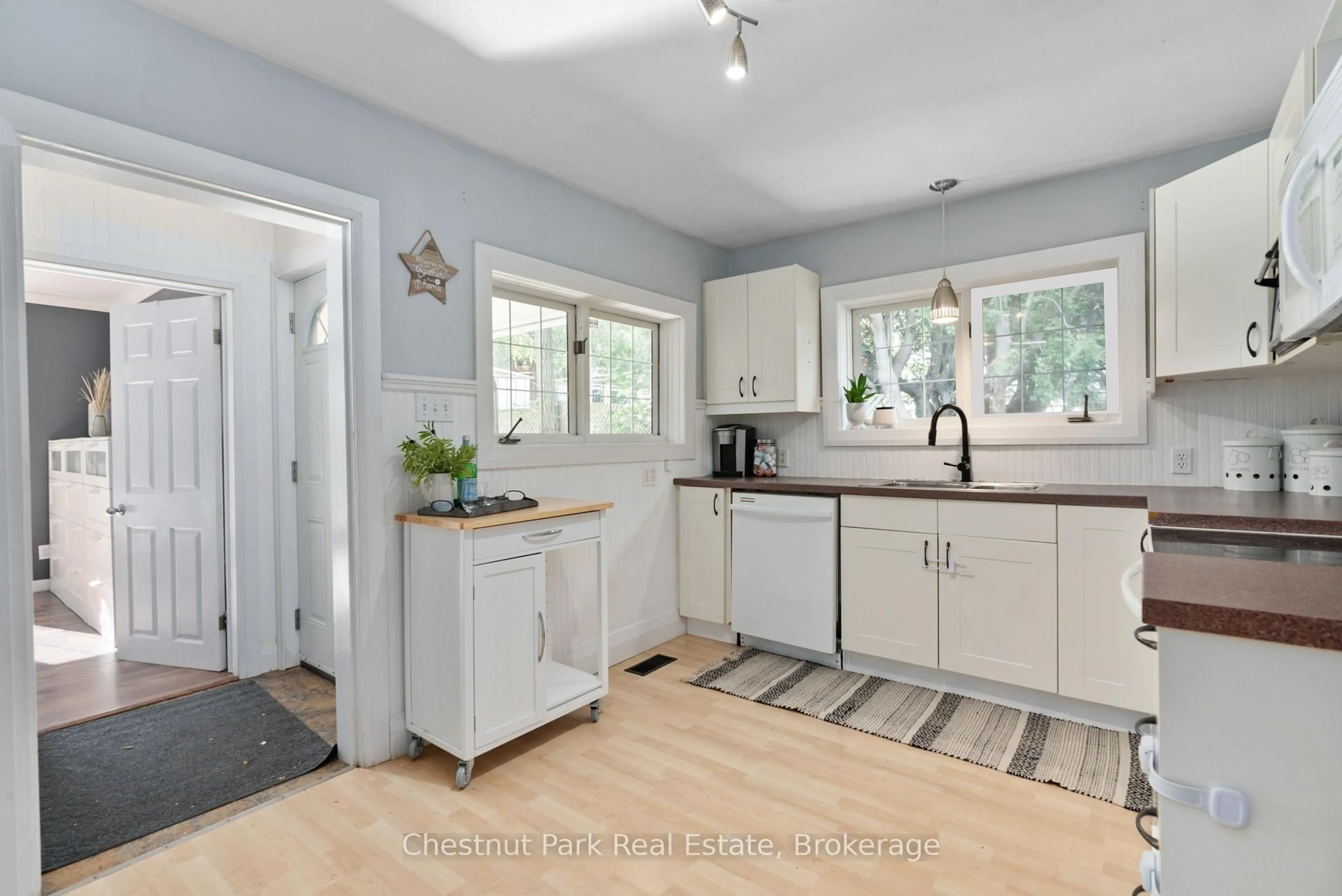 Open concept kitchen, unknown for 3 CORA St, Huntsville Ontario P1H 1T5