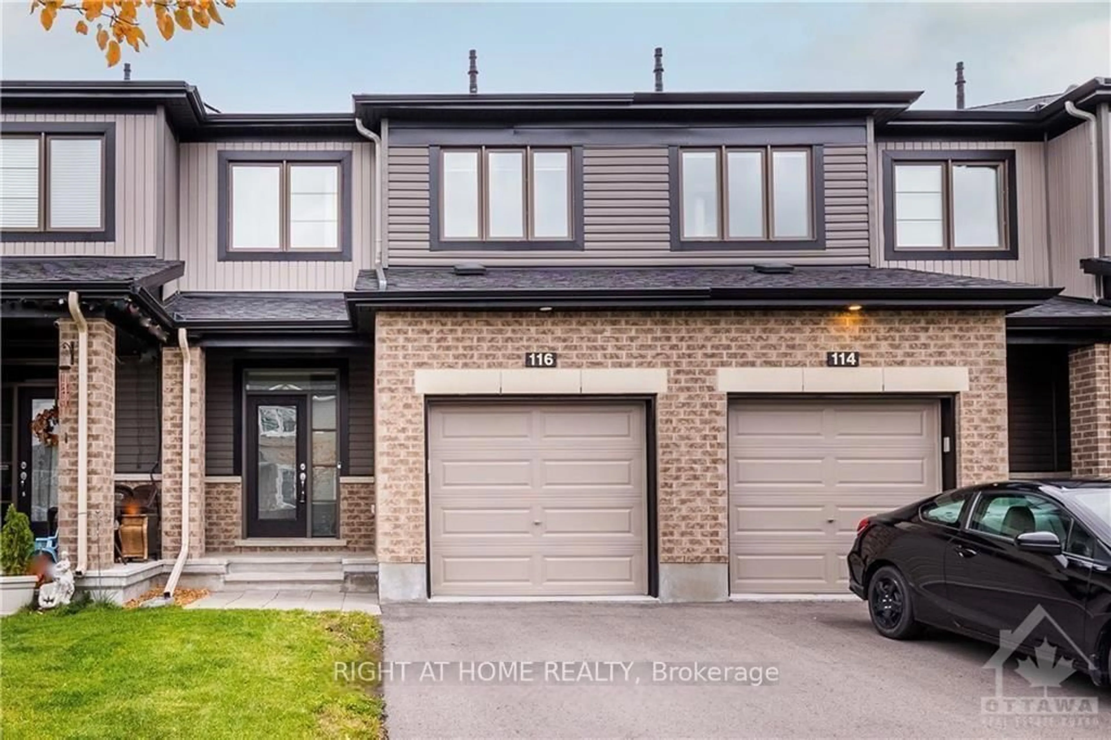 Home with brick exterior material, street for 116 Vendome St, Ottawa Ontario K4A 3W4