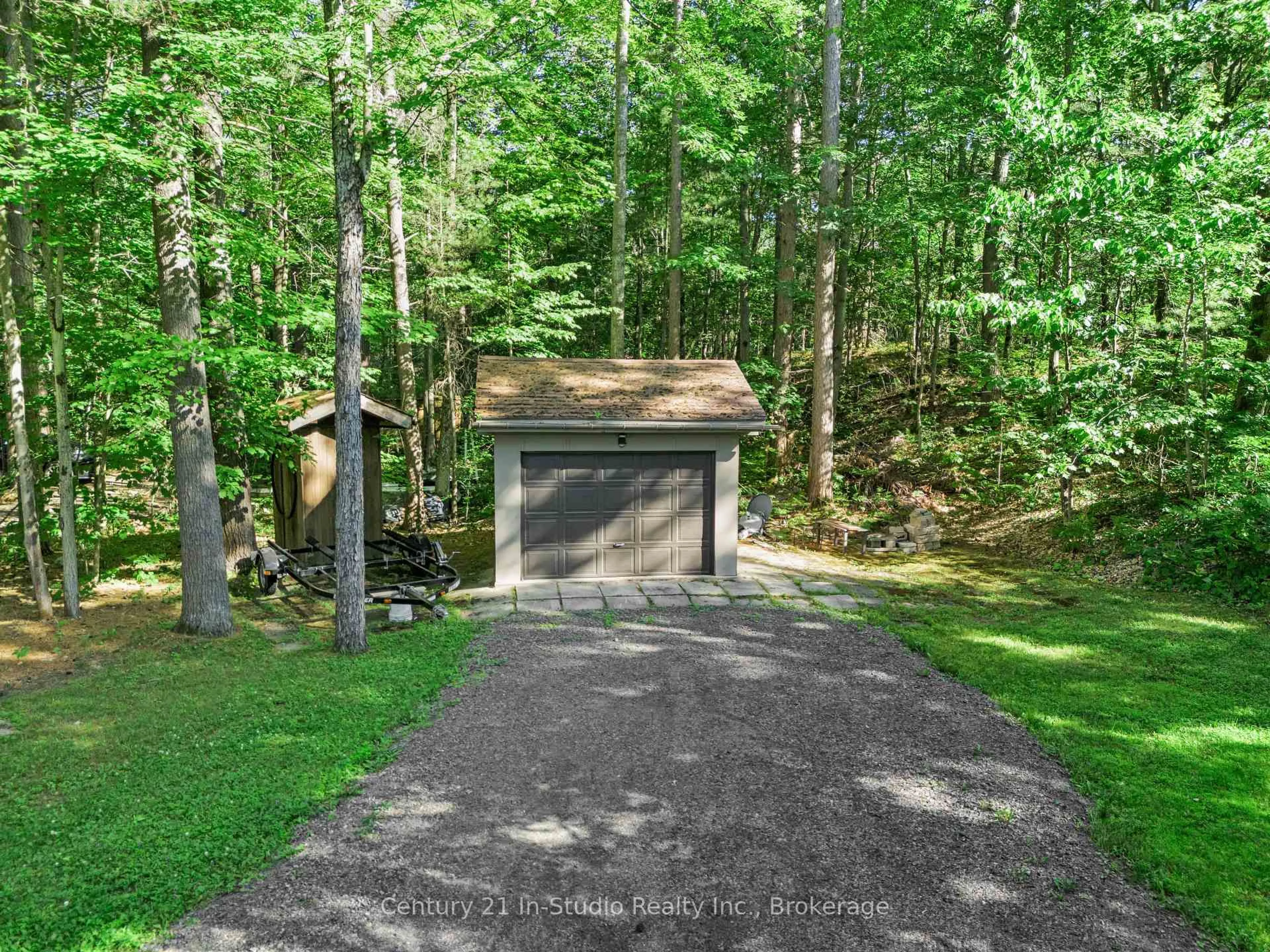 Shed for 551 Peninsula Rd, Gravenhurst Ontario P1P 1R2