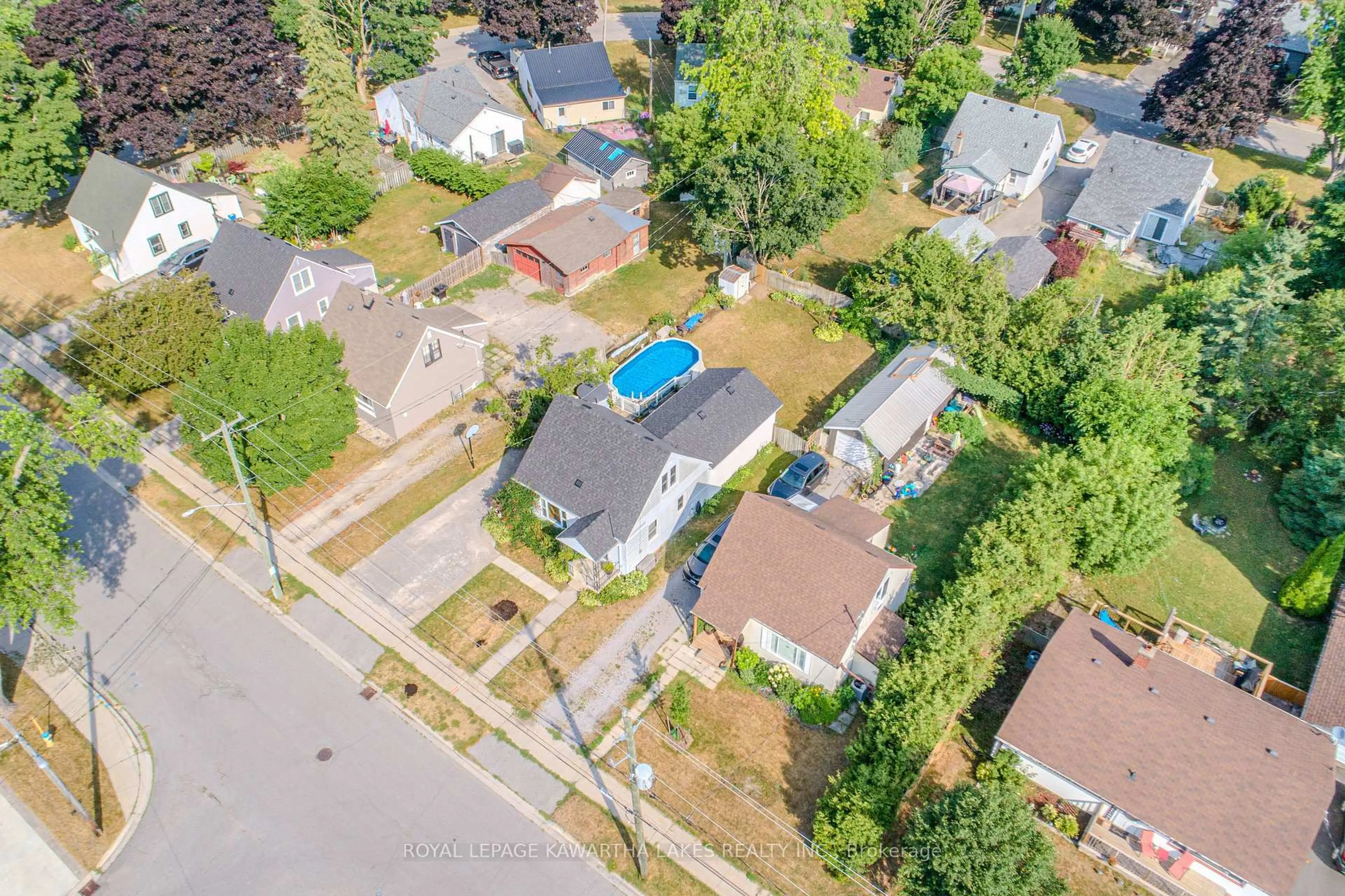 A pic from outside/outdoor area/front of a property/back of a property/a pic from drone, street for 28 Pottinger St, Kawartha Lakes Ontario K9V 3X4