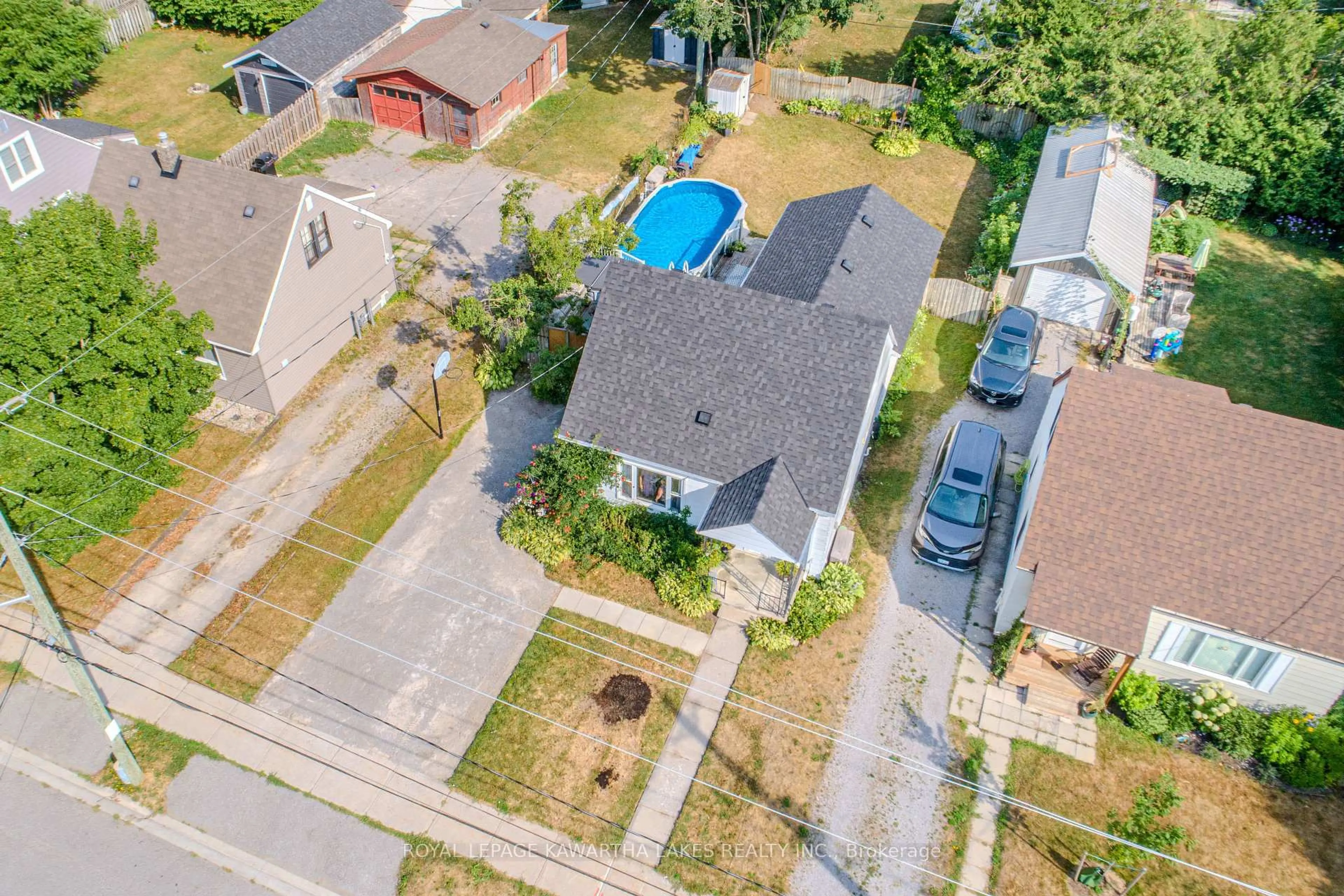 A pic from outside/outdoor area/front of a property/back of a property/a pic from drone, street for 28 Pottinger St, Kawartha Lakes Ontario K9V 3X4