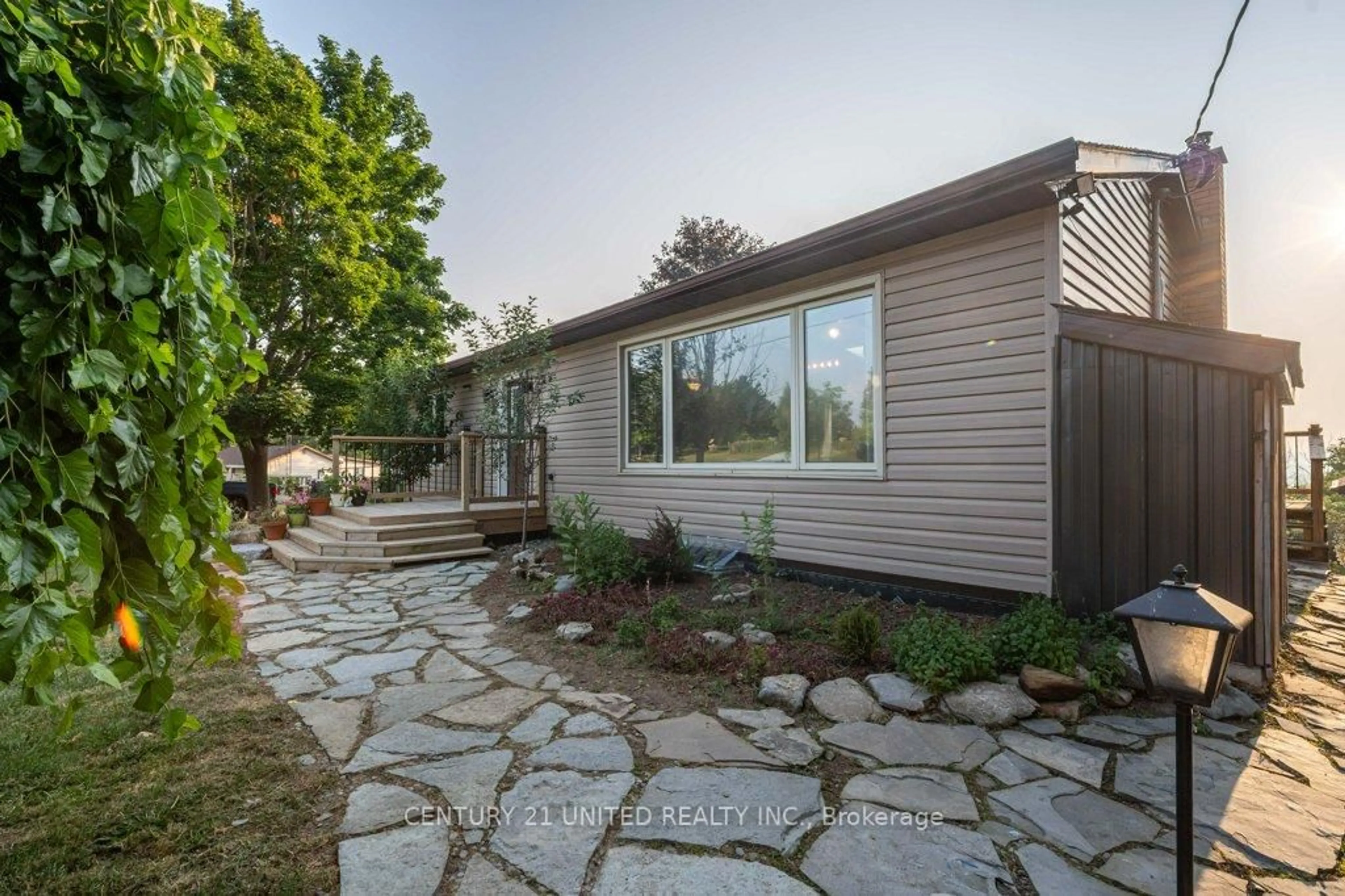 Patio, street for 366 Indian Tr, Asphodel-Norwood Ontario K0L 1Y0