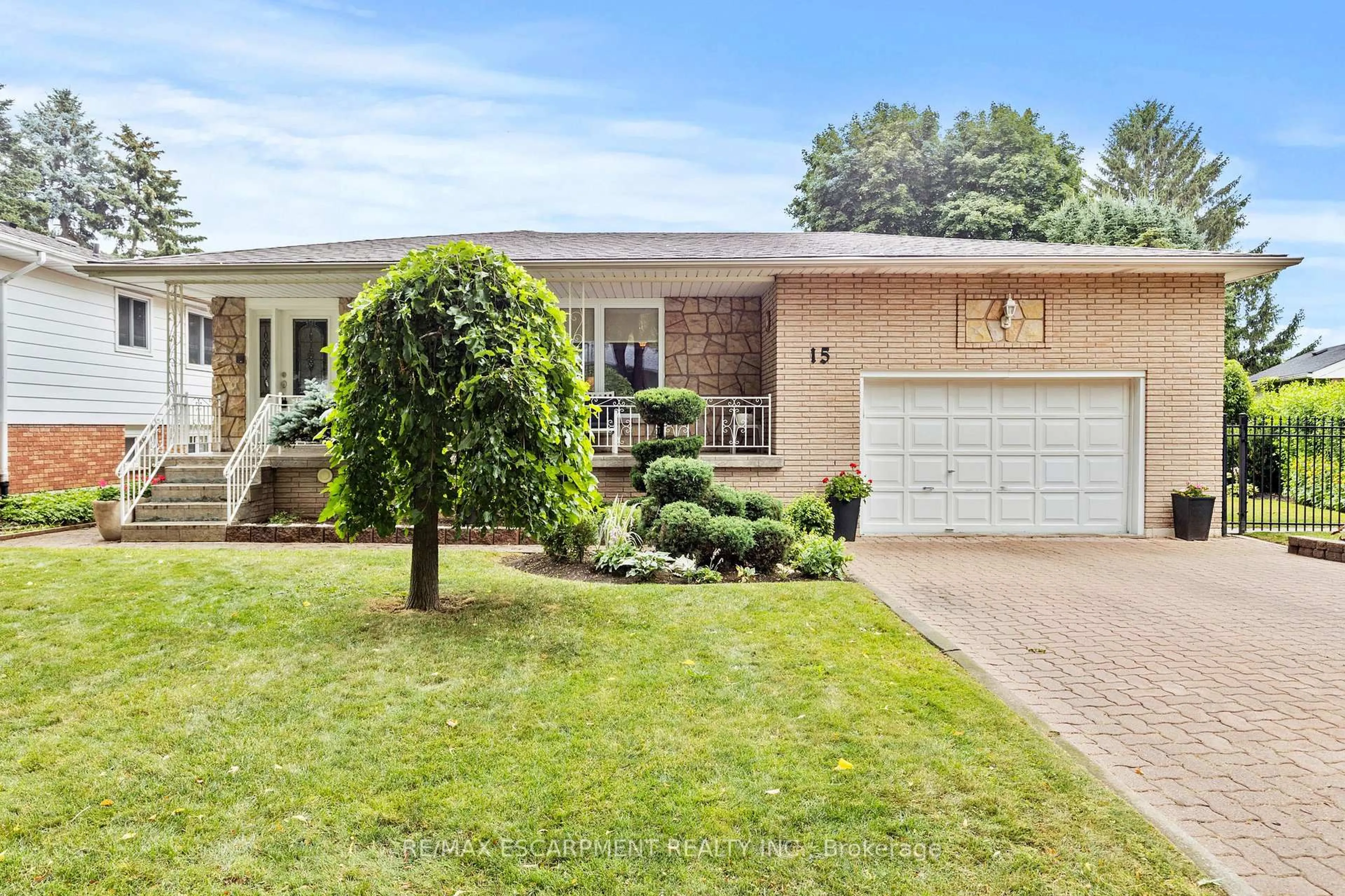 Home with brick exterior material, street for 15 Debora Dr, Grimsby Ontario L3M 4J1
