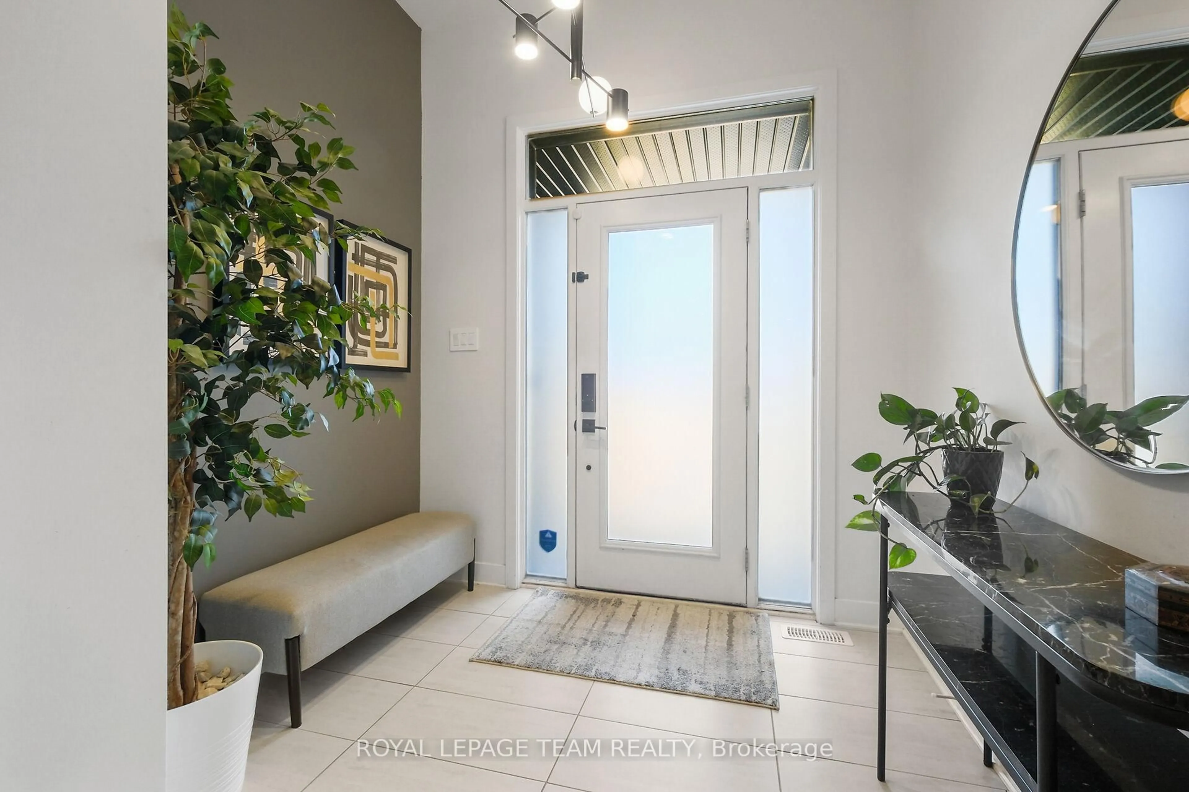 Indoor entryway for 93 Warrior St, Ottawa Ontario K2V 0M2