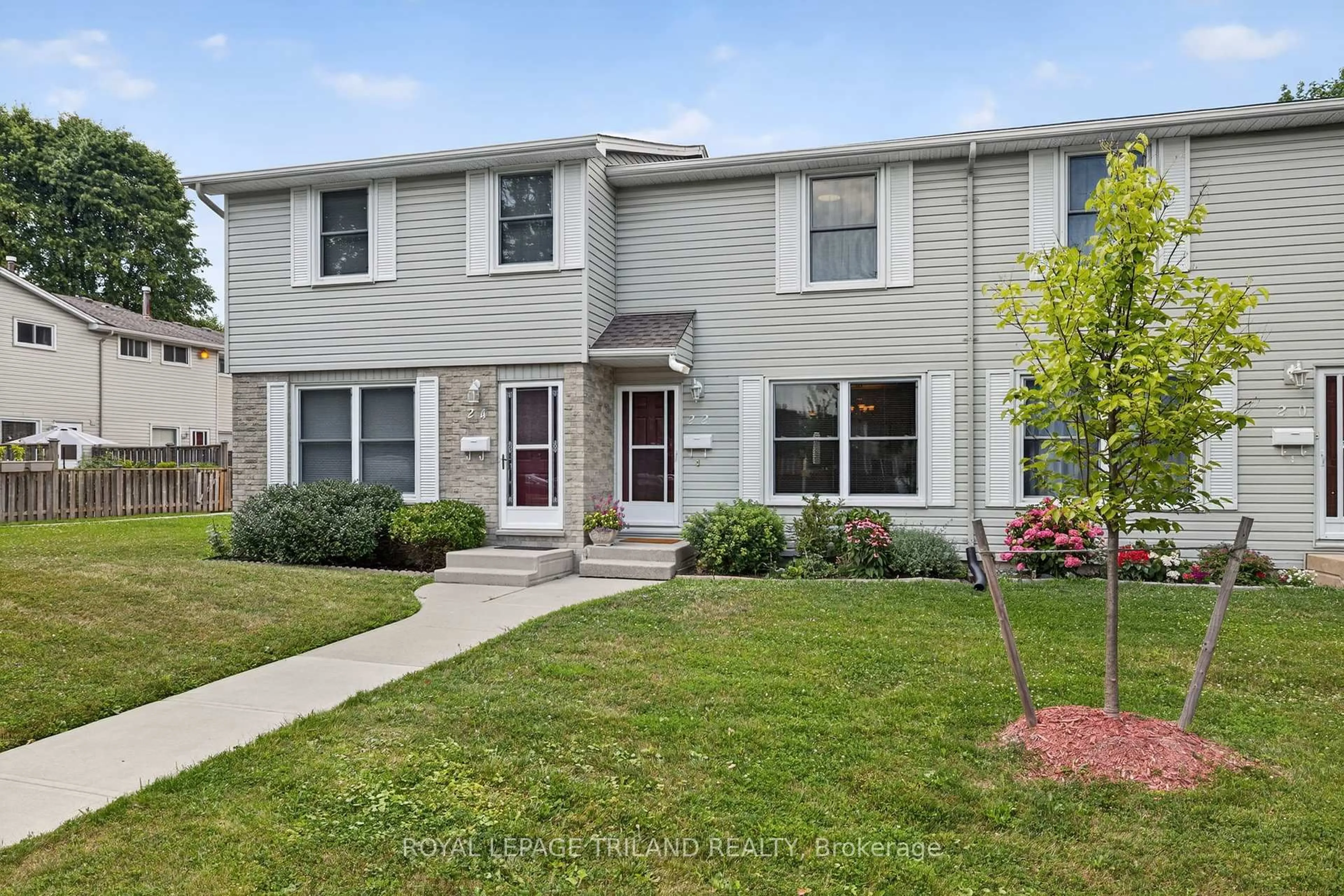 Home with vinyl exterior material, street for 782 Viscount Rd #22, London South Ontario N6J 4E7