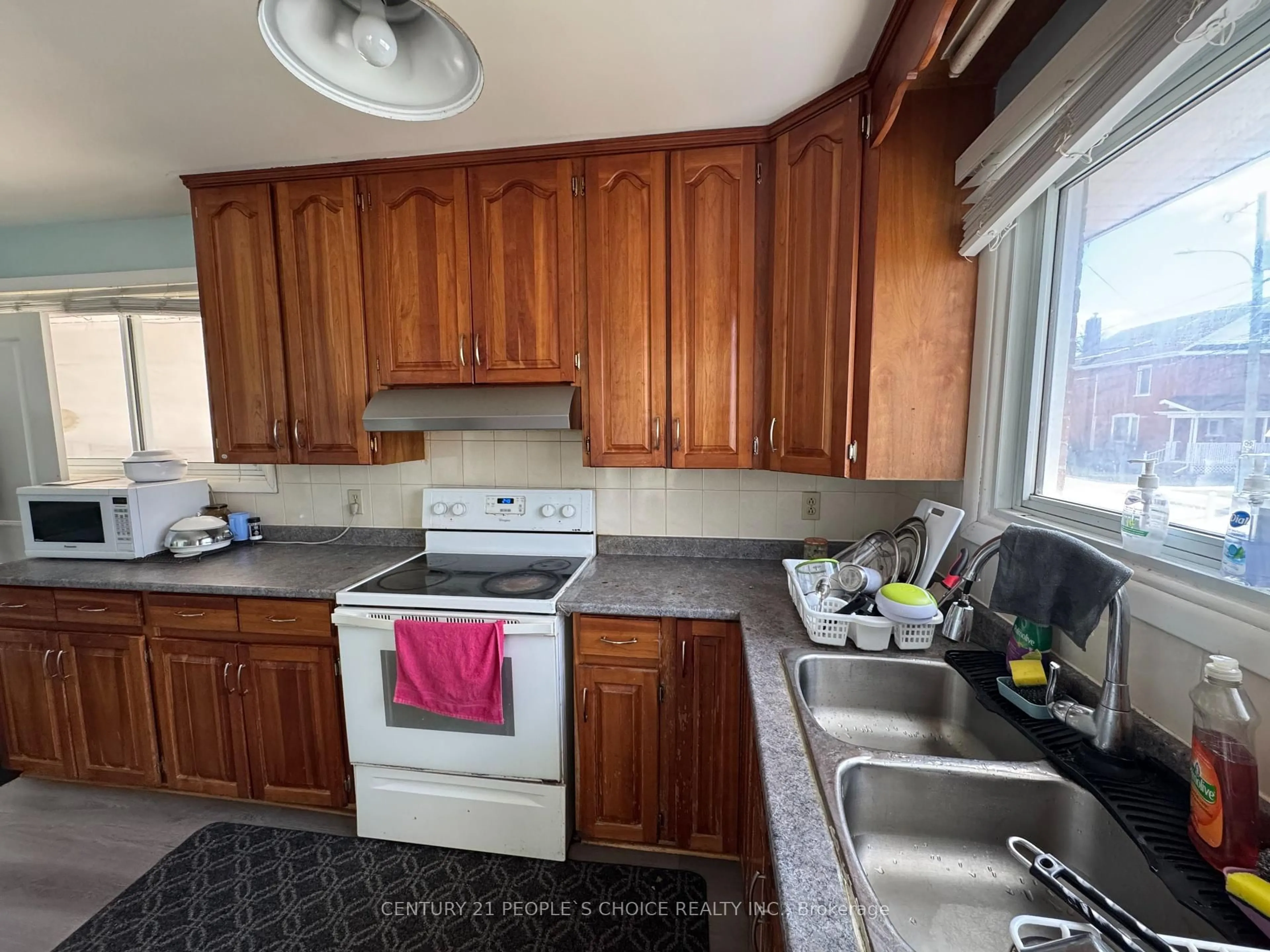 Standard kitchen, unknown for 57 Sinclair St, Belleville Ontario K8P 3S7