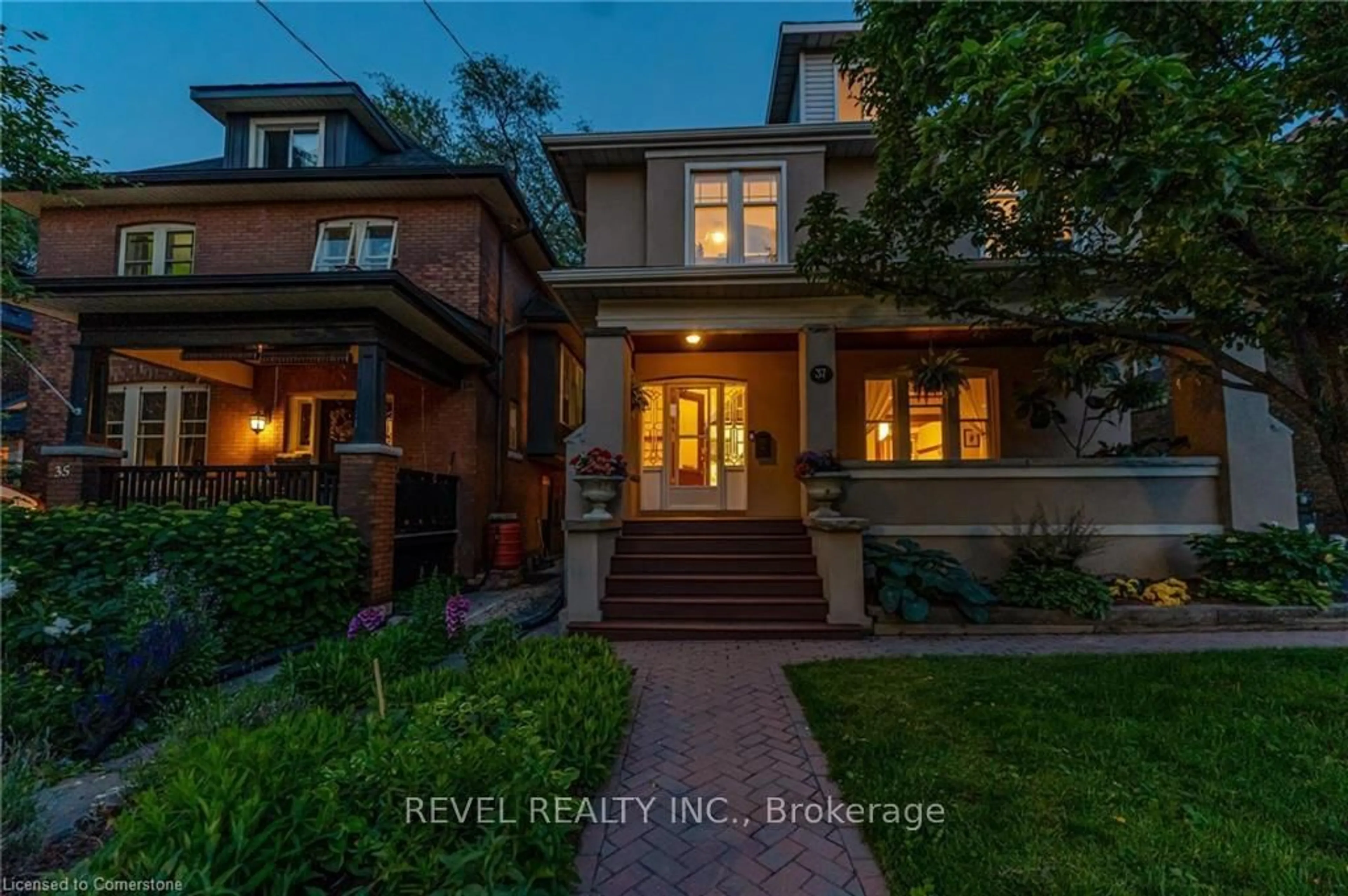Indoor entryway for 37 Burris St, Hamilton Ontario L8M 2J1