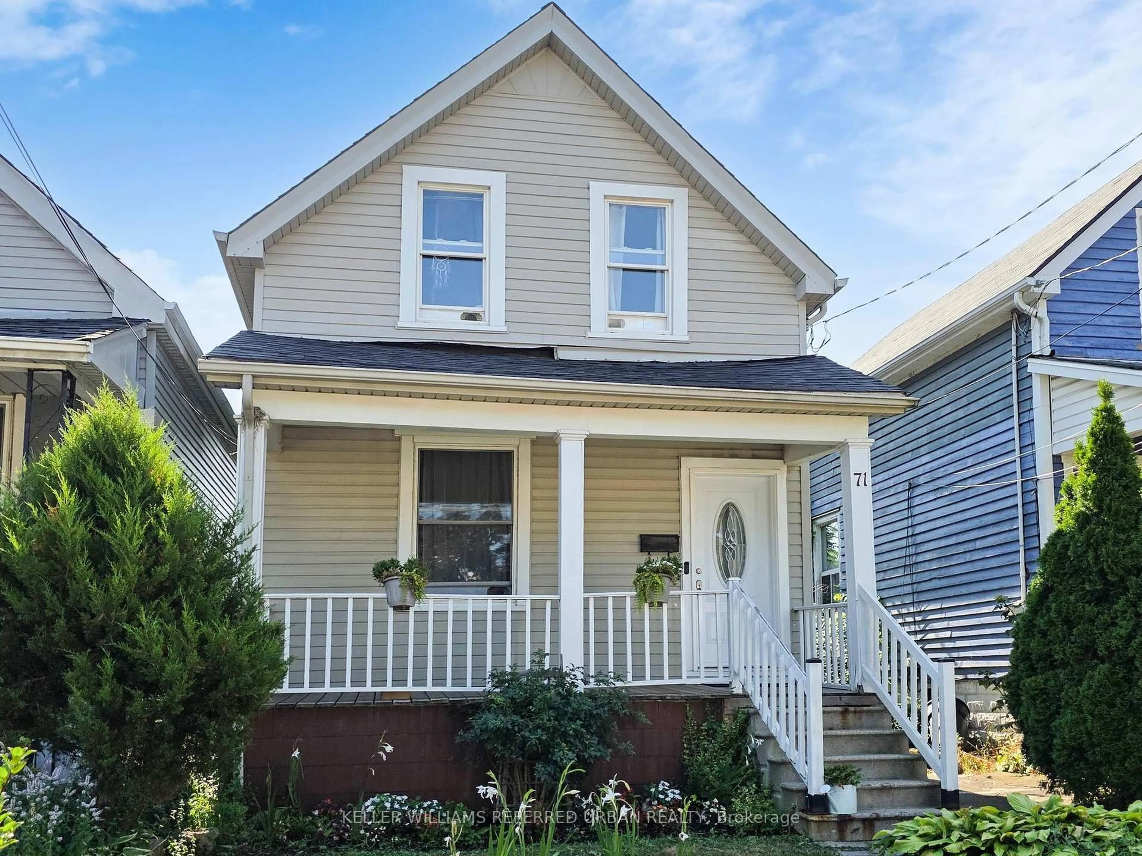 Home with vinyl exterior material, street for 71 East 24th St, Hamilton Ontario L8V 2X9