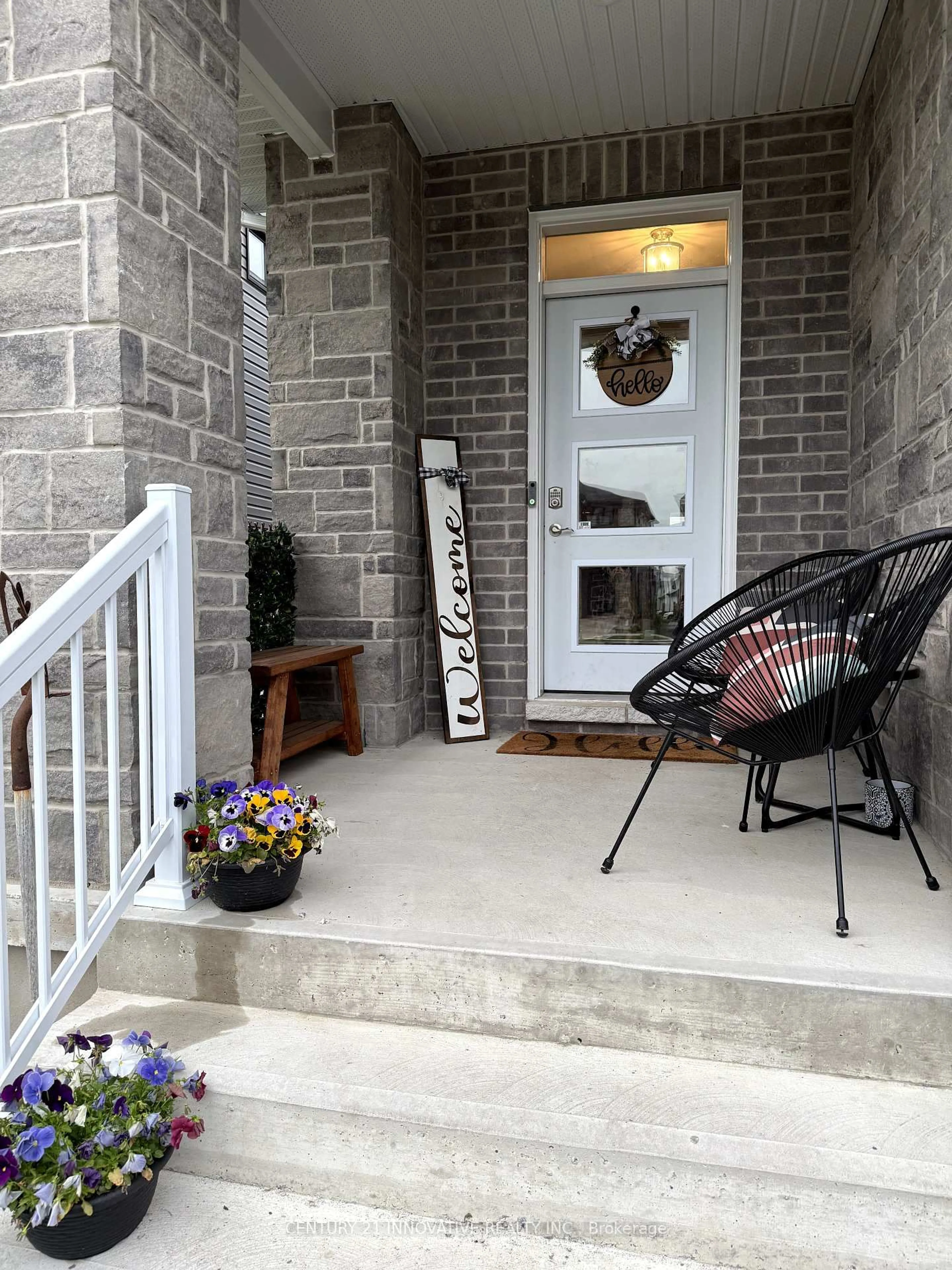 Indoor entryway for 16 Walden Pond Dr, Loyalist Ontario K7N 0E6