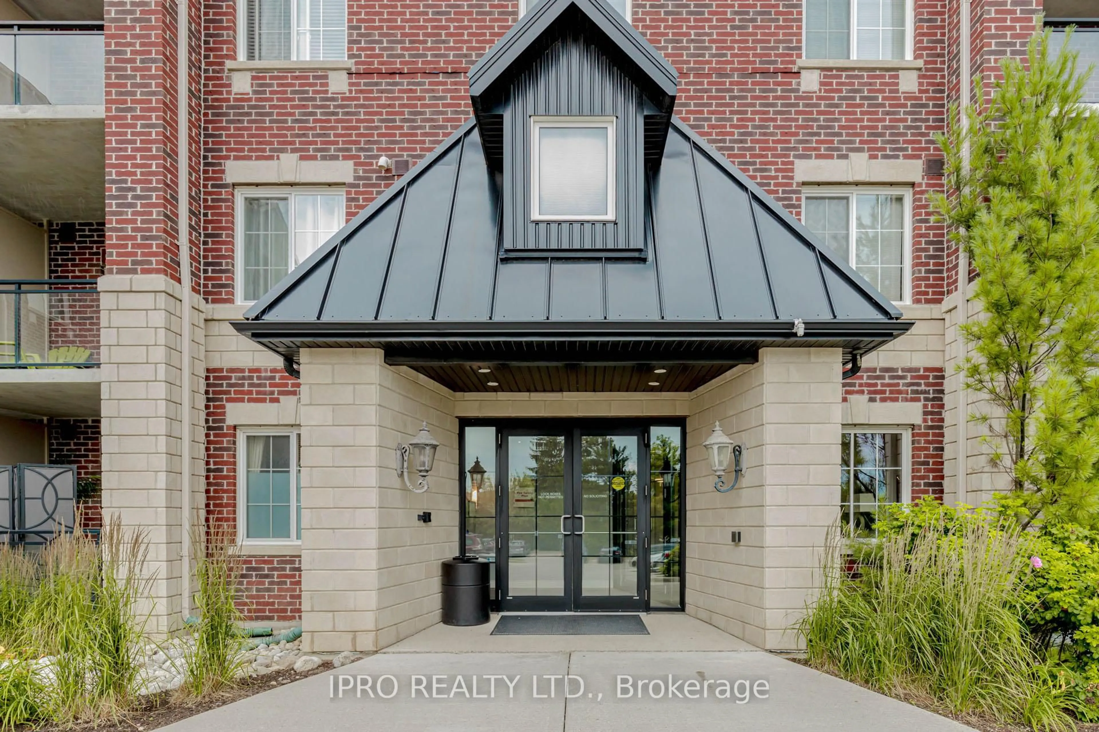 Indoor entryway for 1440 Gordon St #419, Guelph Ontario N1L 1C8