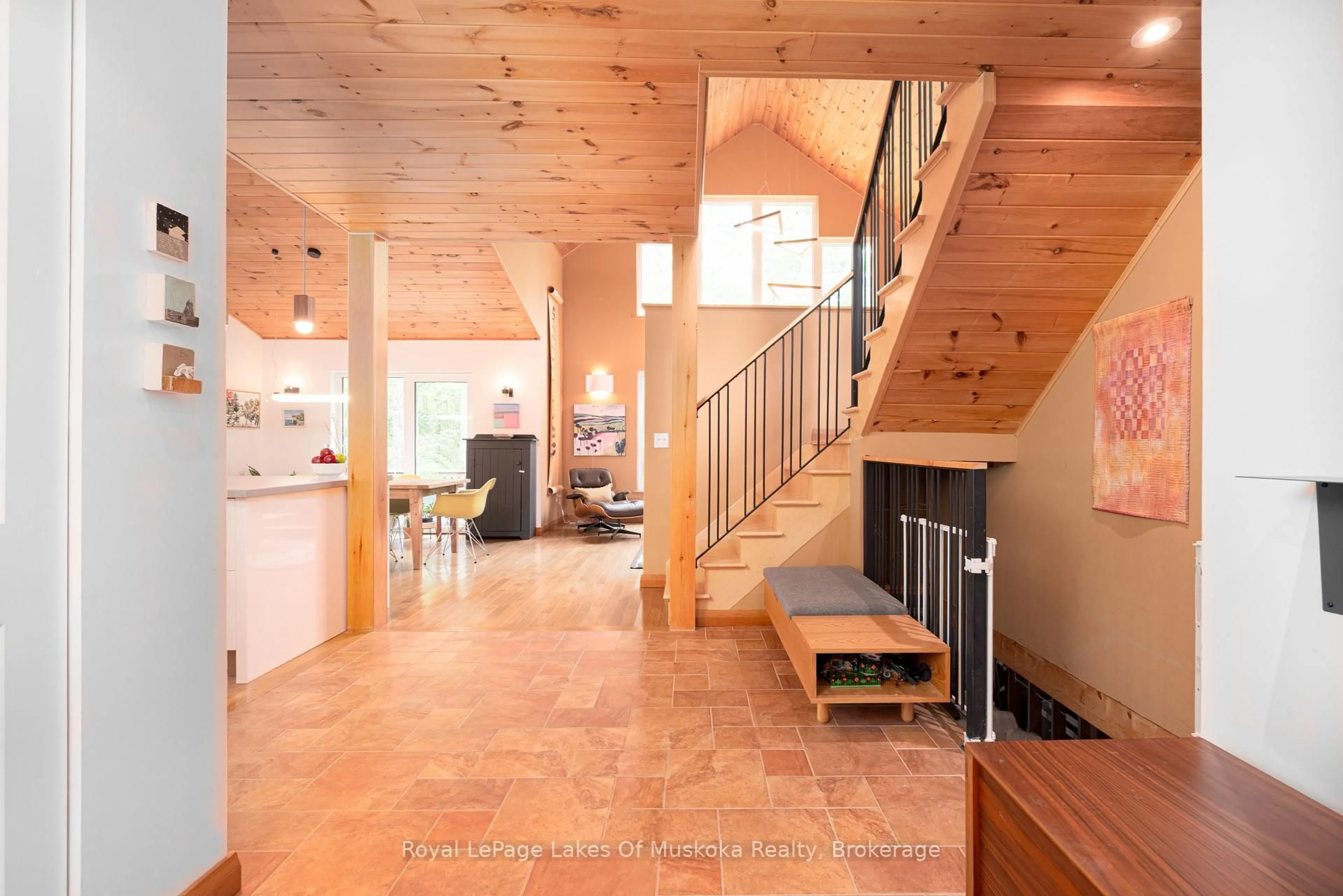Indoor foyer for 30 Forest Rd, Kawartha Lakes Ontario K0M 1M0