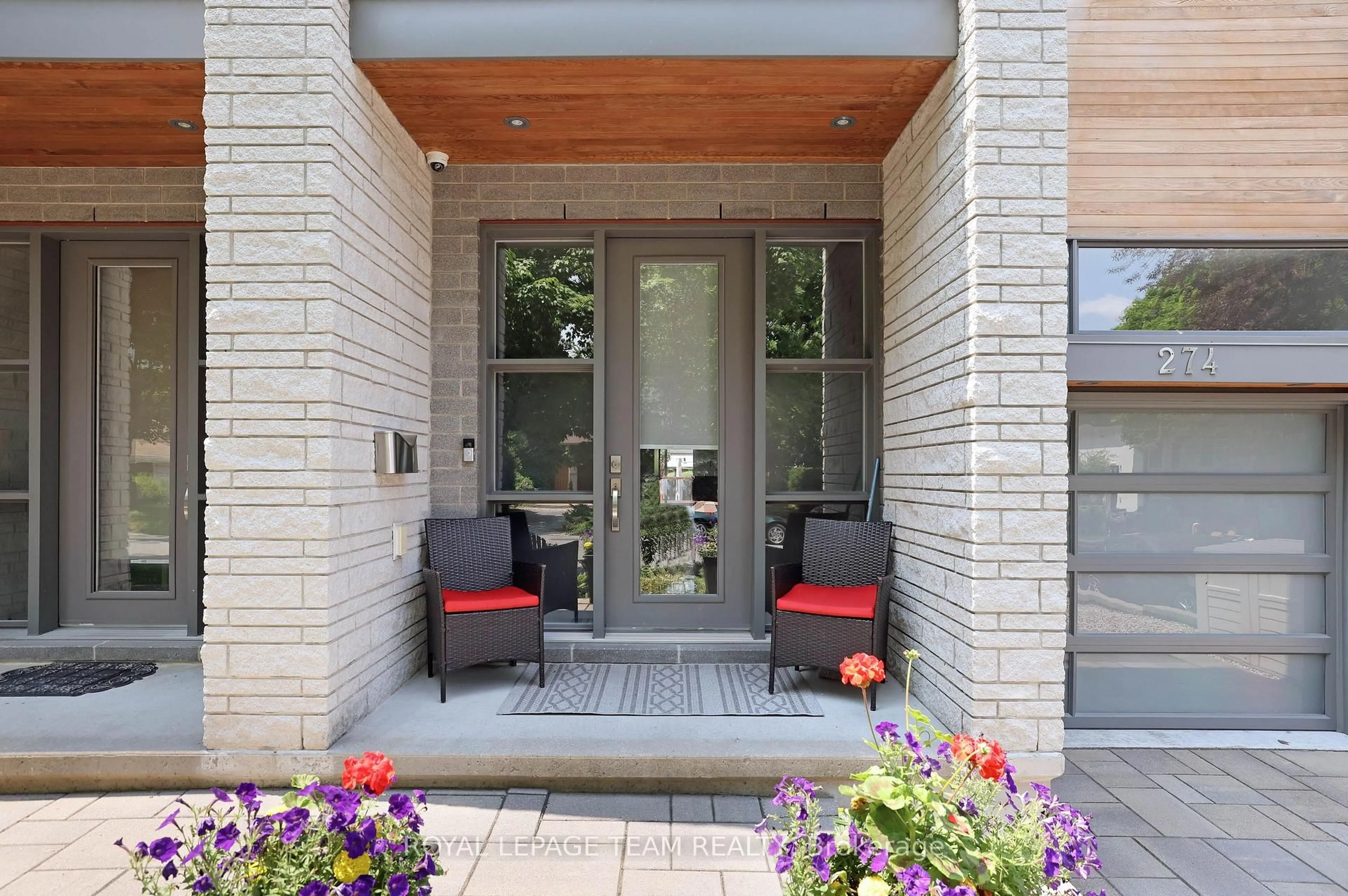 Patio, street for 274 Atlantis Ave, Ottawa Ontario K2A 1X6