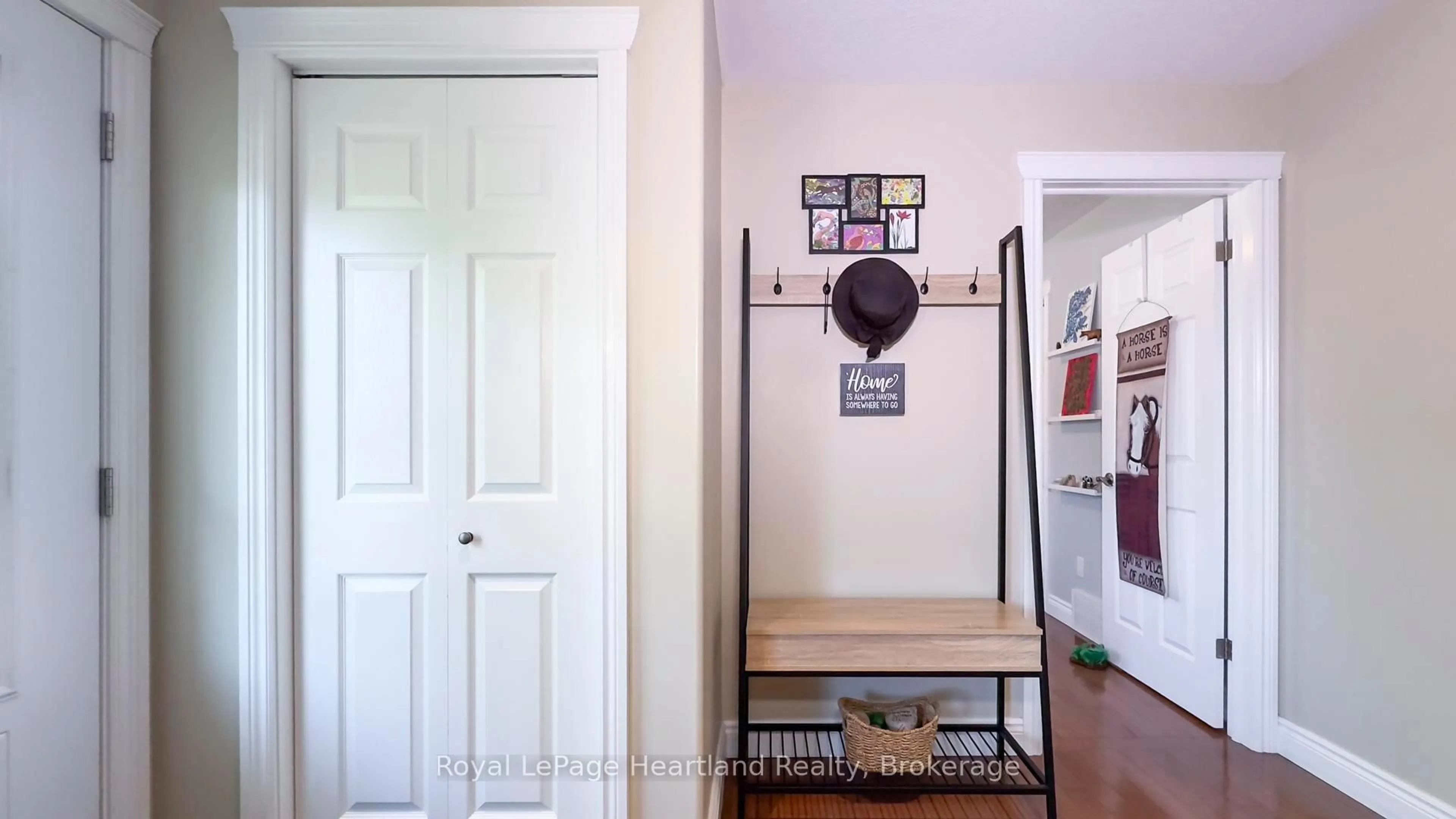 Indoor entryway for 39 BALVINA Dr, Goderich Ontario N7A 4L2