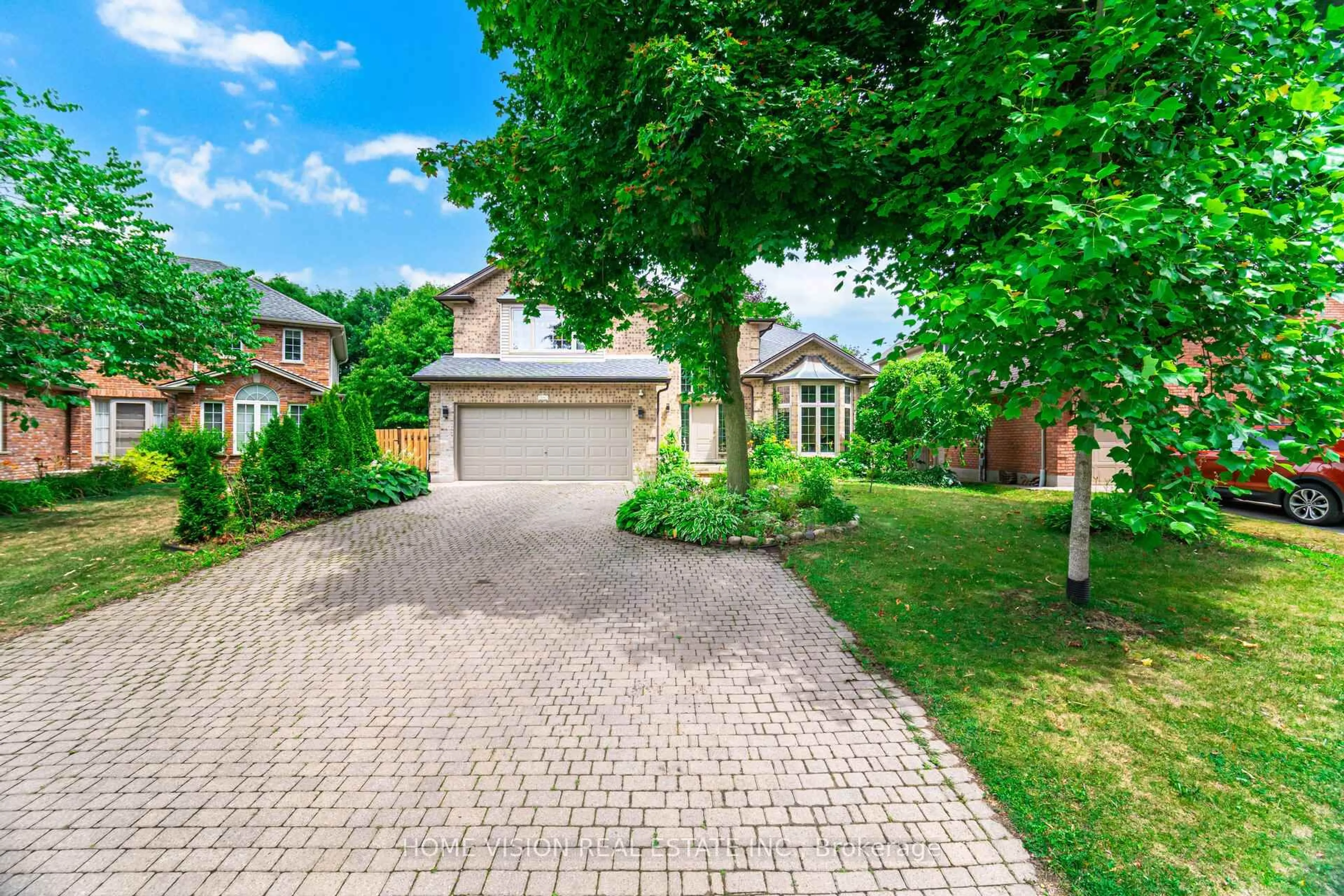 A pic from outside/outdoor area/front of a property/back of a property/a pic from drone, street for 14 Wintergarden Rd, London East Ontario N5Y 5M2