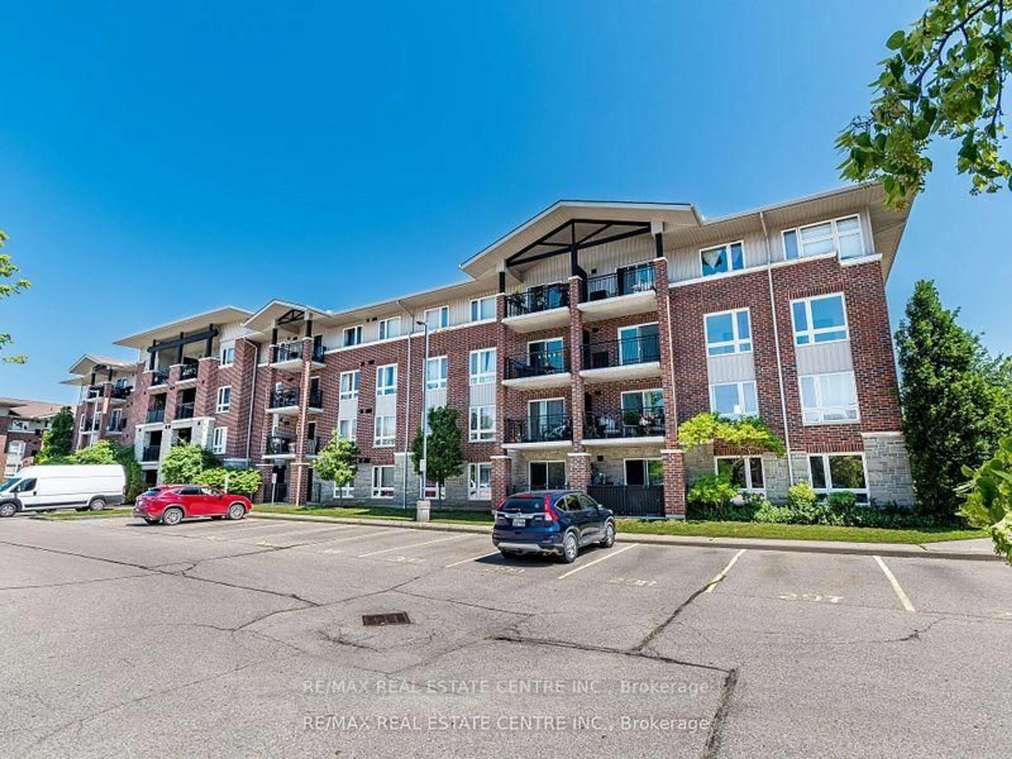 A pic from outside/outdoor area/front of a property/back of a property/a pic from drone, unknown for 41 Goodwin Dr #109, Guelph Ontario N1L 0E7