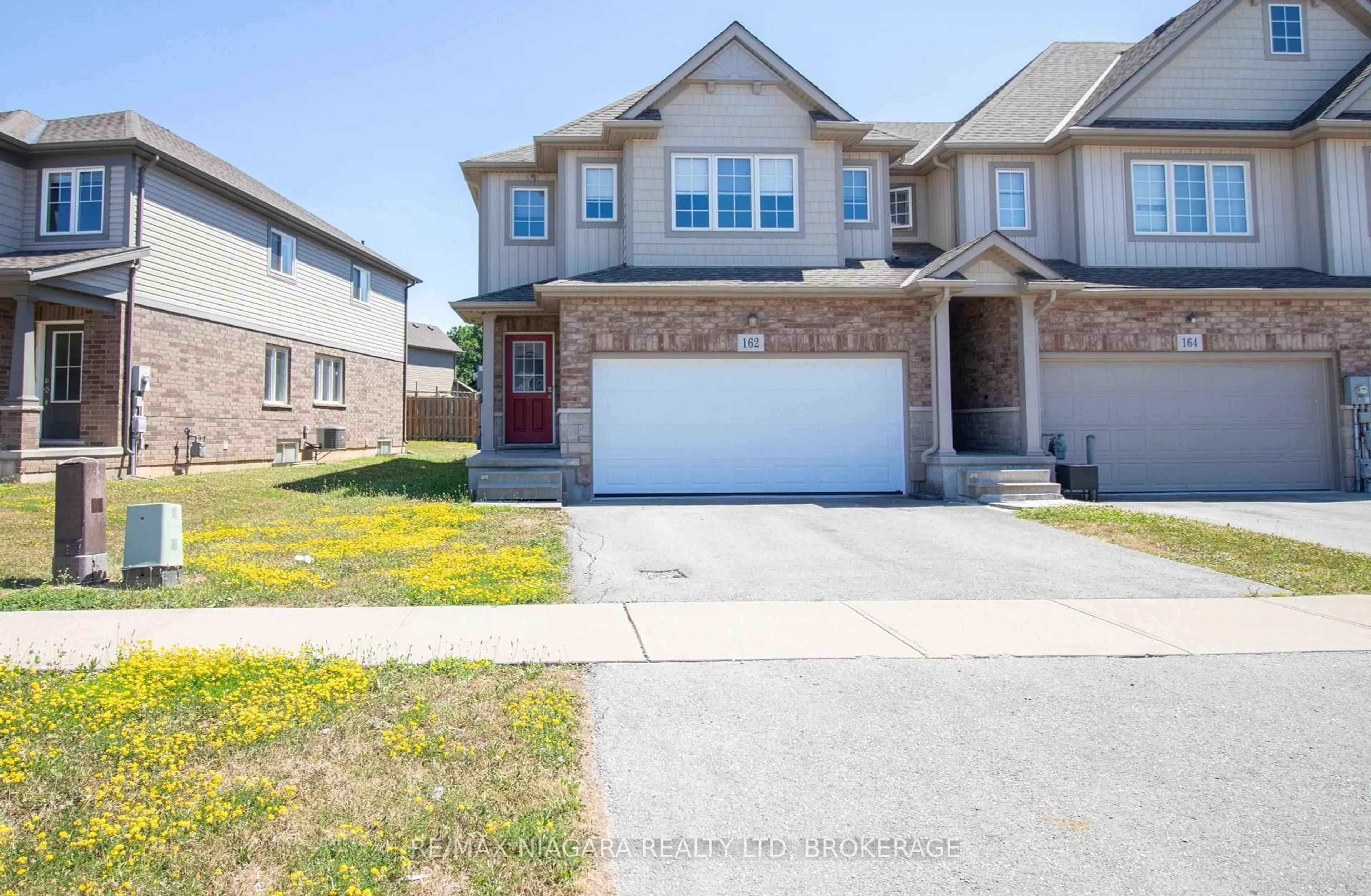 Home with brick exterior material, street for 162 Winterberry Blvd, Thorold Ontario L2V 0C2