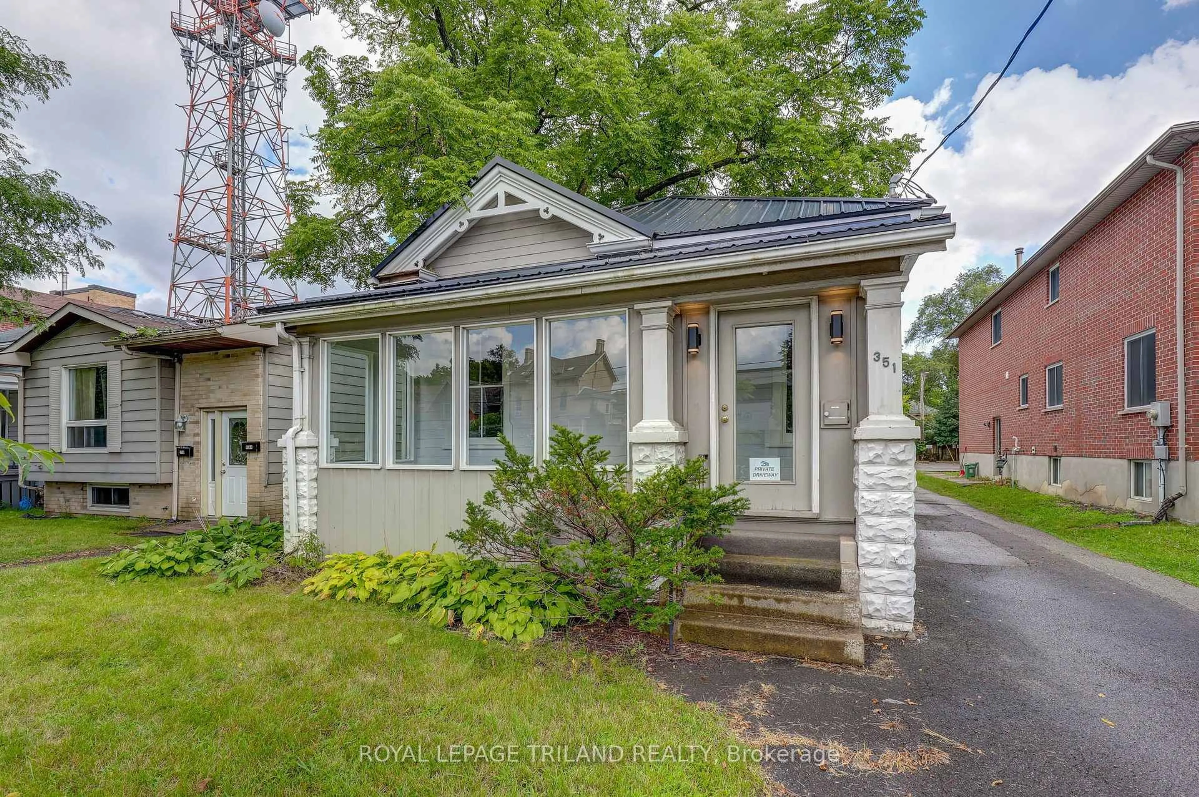 Home with vinyl exterior material, street for 351 Oxford St, London East Ontario N6A 1V6