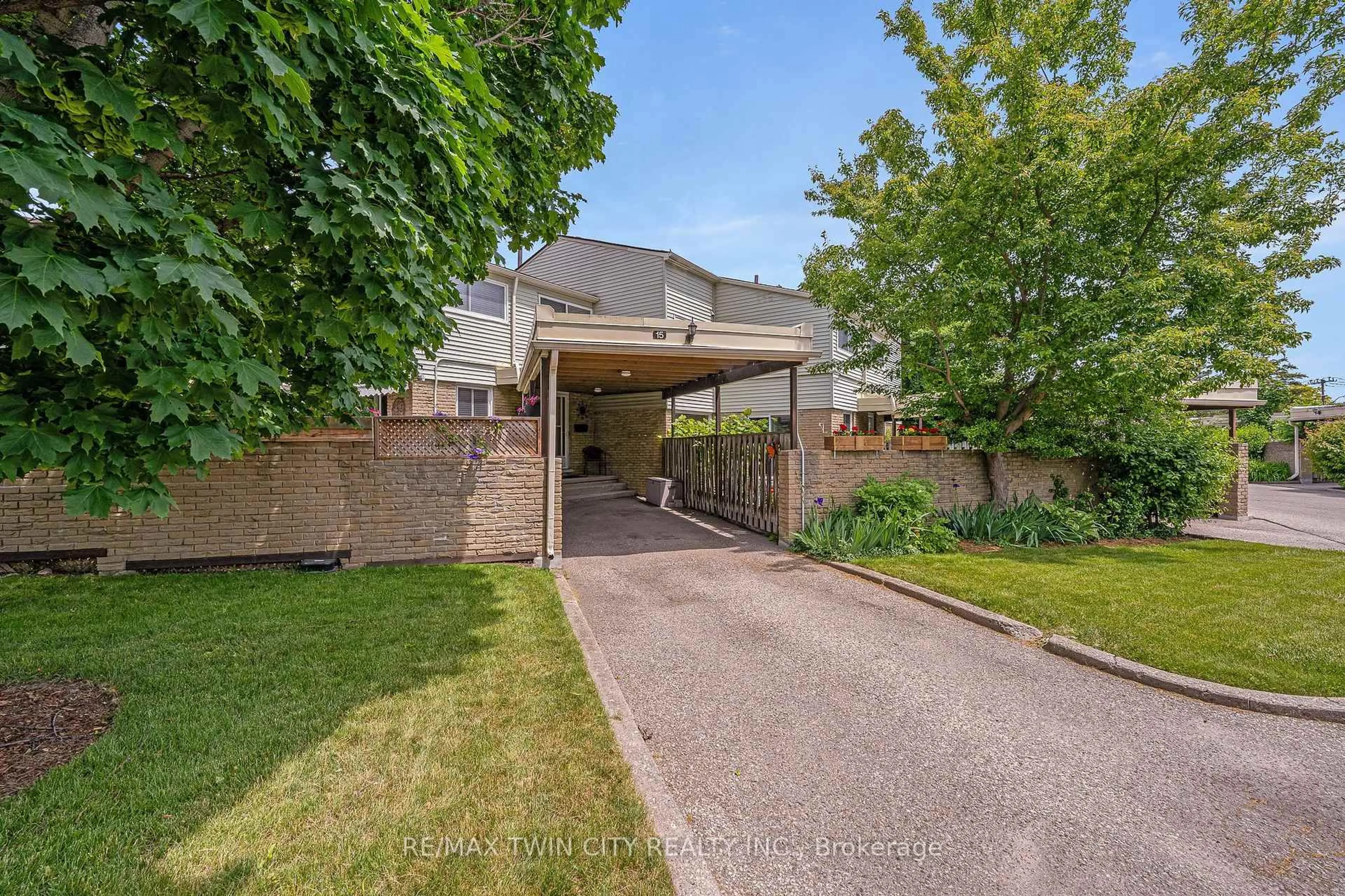 Unknown for 415 Morgan Ave #15, Kitchener Ontario N2A 2V6