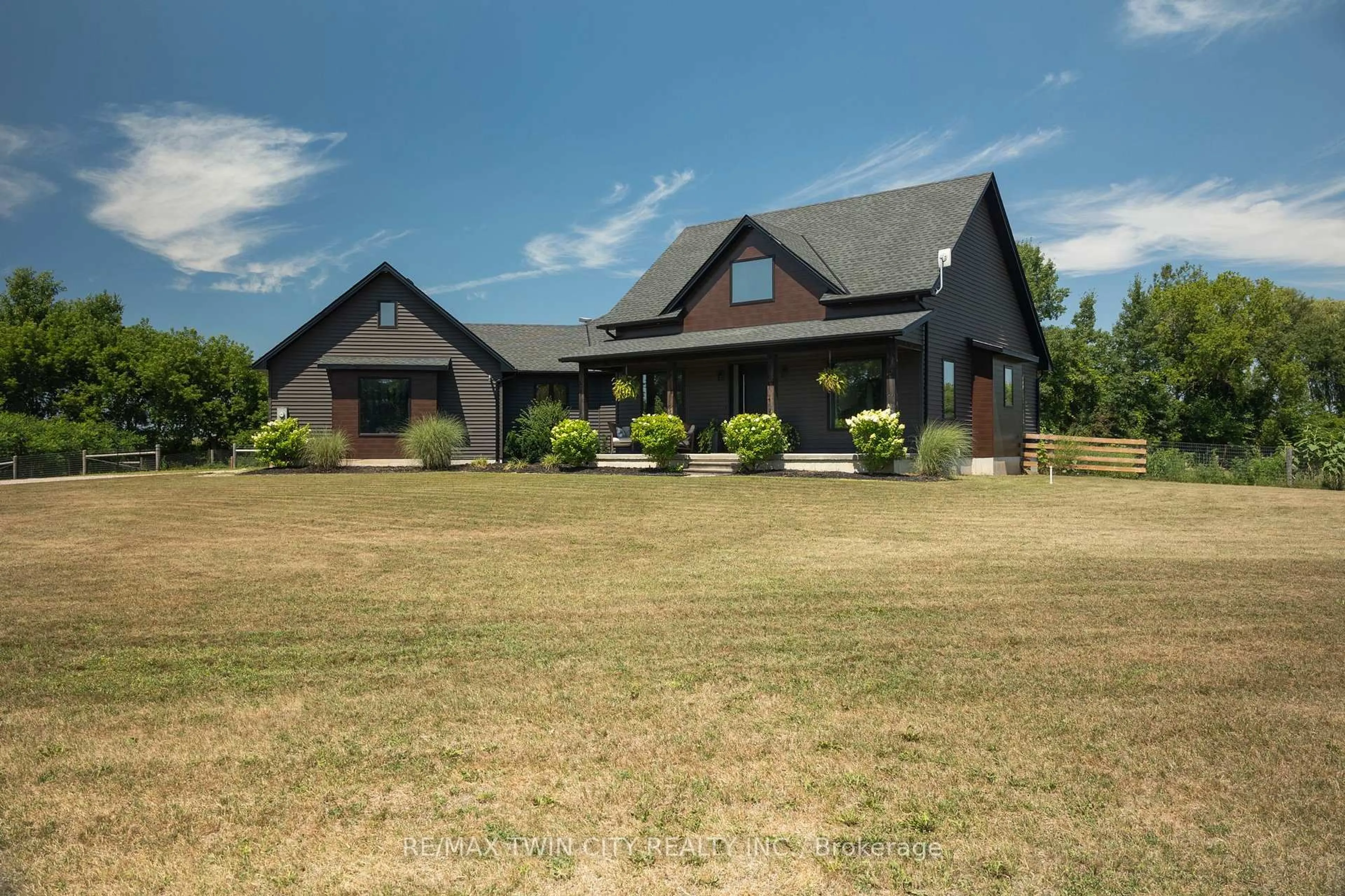 A pic from outside/outdoor area/front of a property/back of a property/a pic from drone, unknown for 16 FORMAN St, Brant Ontario N0E 1R0