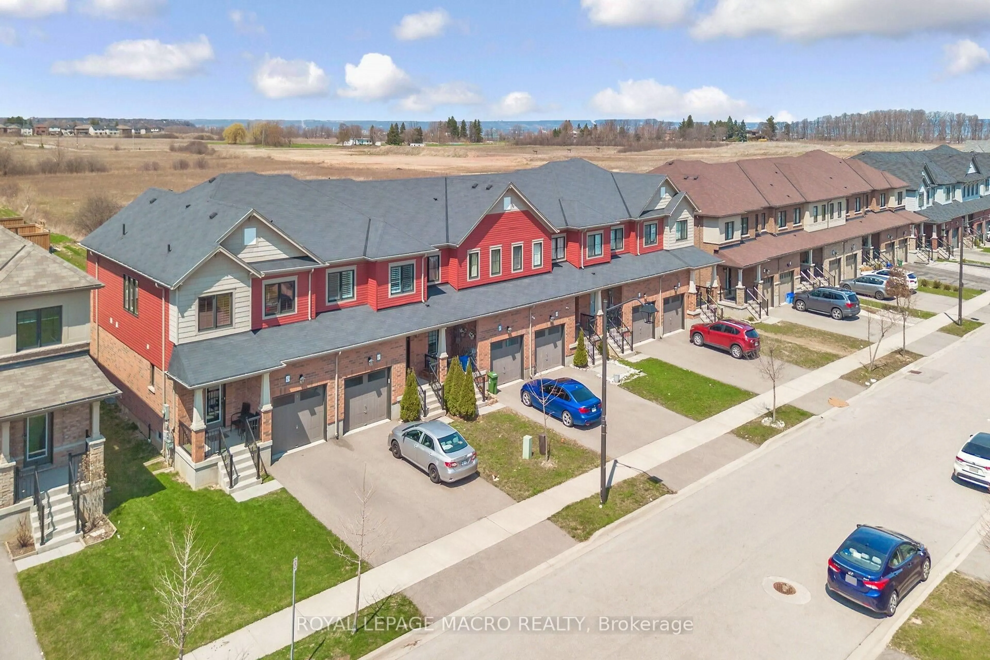 A pic from outside/outdoor area/front of a property/back of a property/a pic from drone, unknown for 43 Sherway St, Hamilton Ontario L8J 0J3
