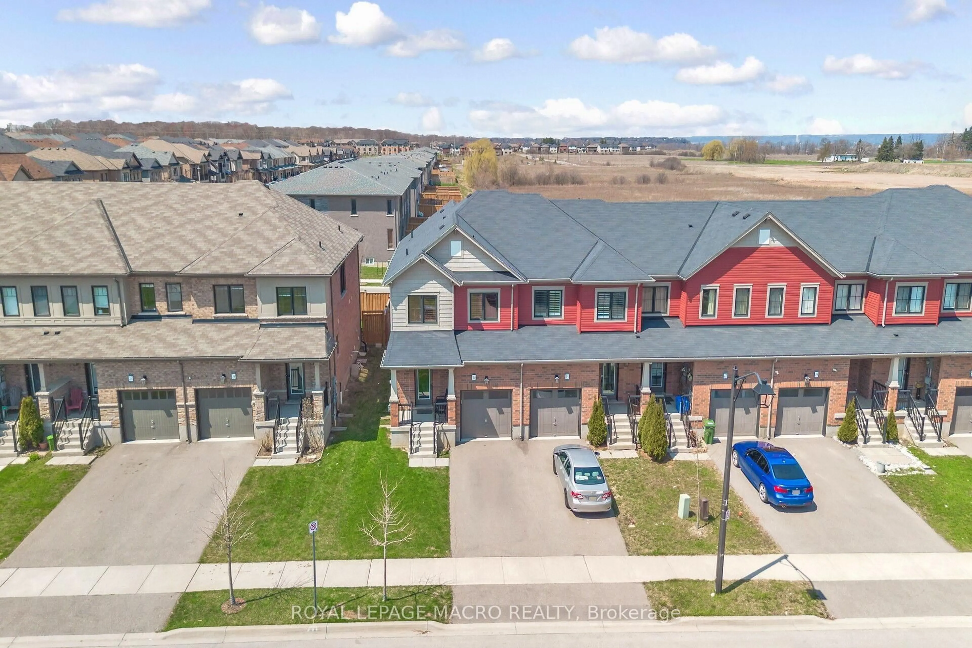 A pic from outside/outdoor area/front of a property/back of a property/a pic from drone, street for 43 Sherway St, Hamilton Ontario L8J 0J3