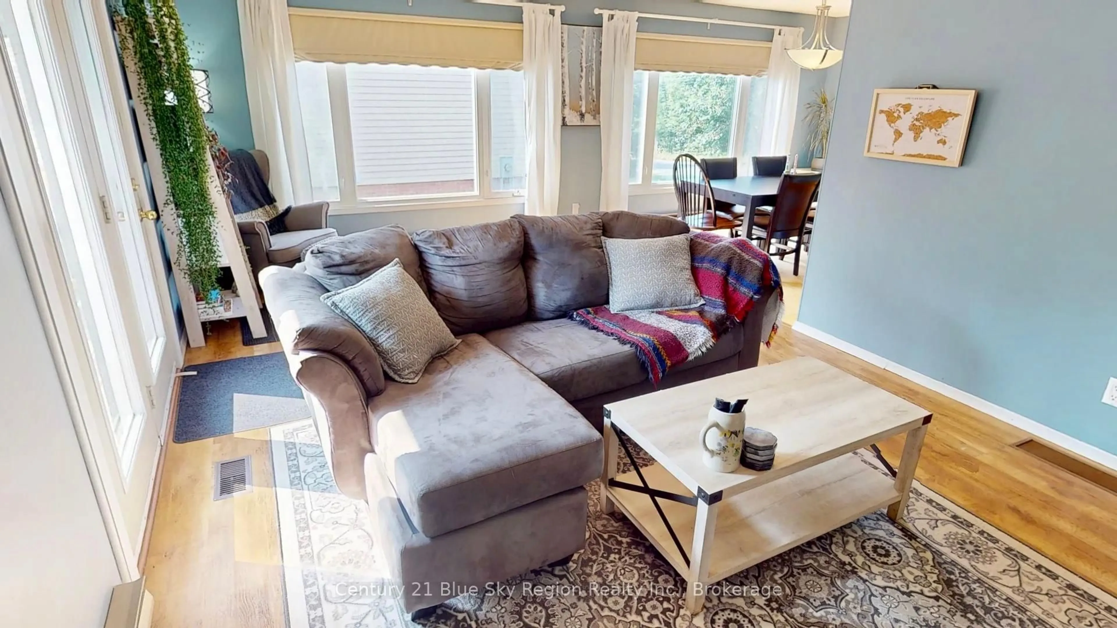 Living room with furniture, unknown for 55 Paget St, Sundridge Ontario P0A 1Z0