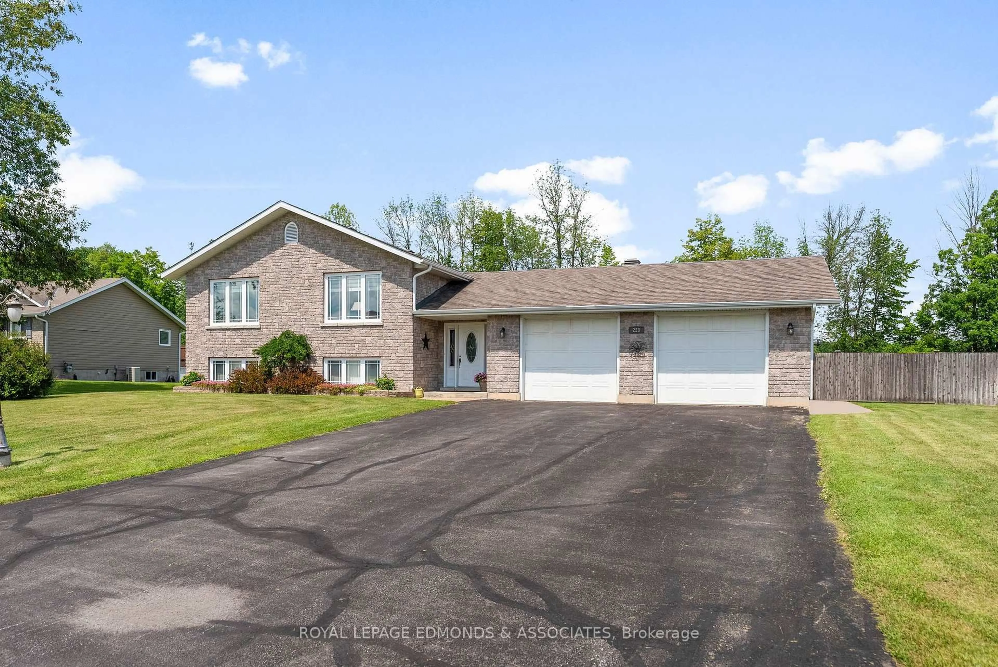 A pic from outside/outdoor area/front of a property/back of a property/a pic from drone, street for 220 Bardis Dr, Pembroke Ontario K8B 1C1