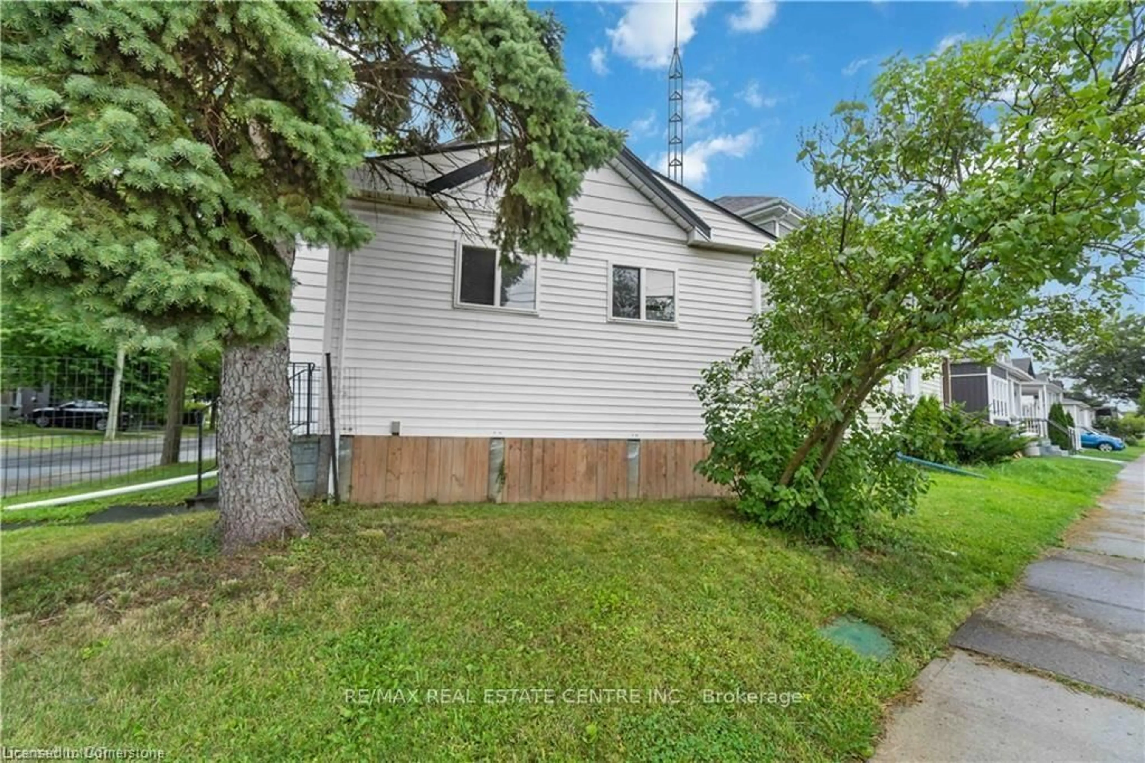 Unknown for 100 Eastchester Ave, St. Catharines Ontario L2P 2Y7