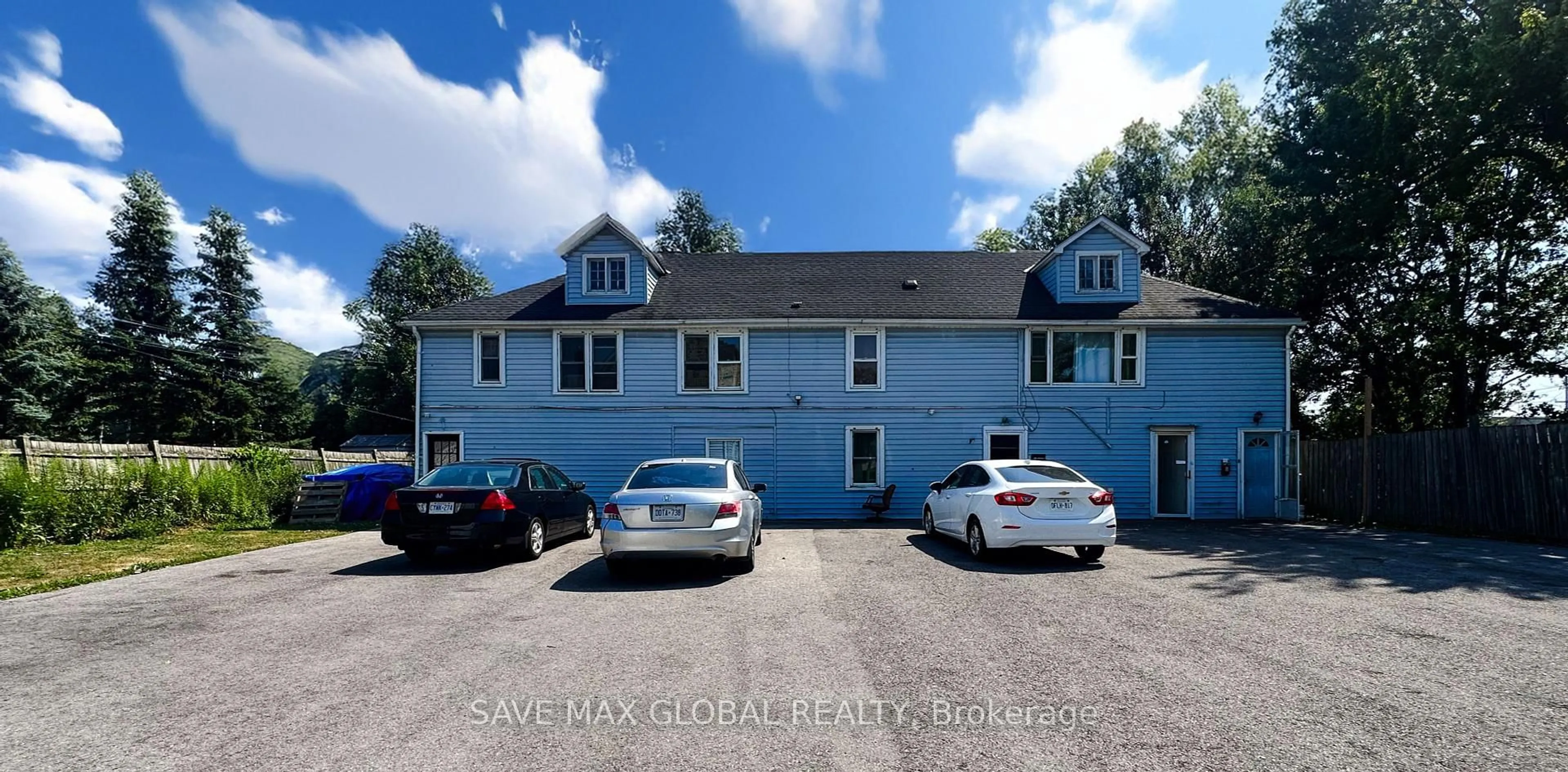 A pic from outside/outdoor area/front of a property/back of a property/a pic from drone, street for 258 Henrietta St, Fort Erie Ontario L2A 2K7